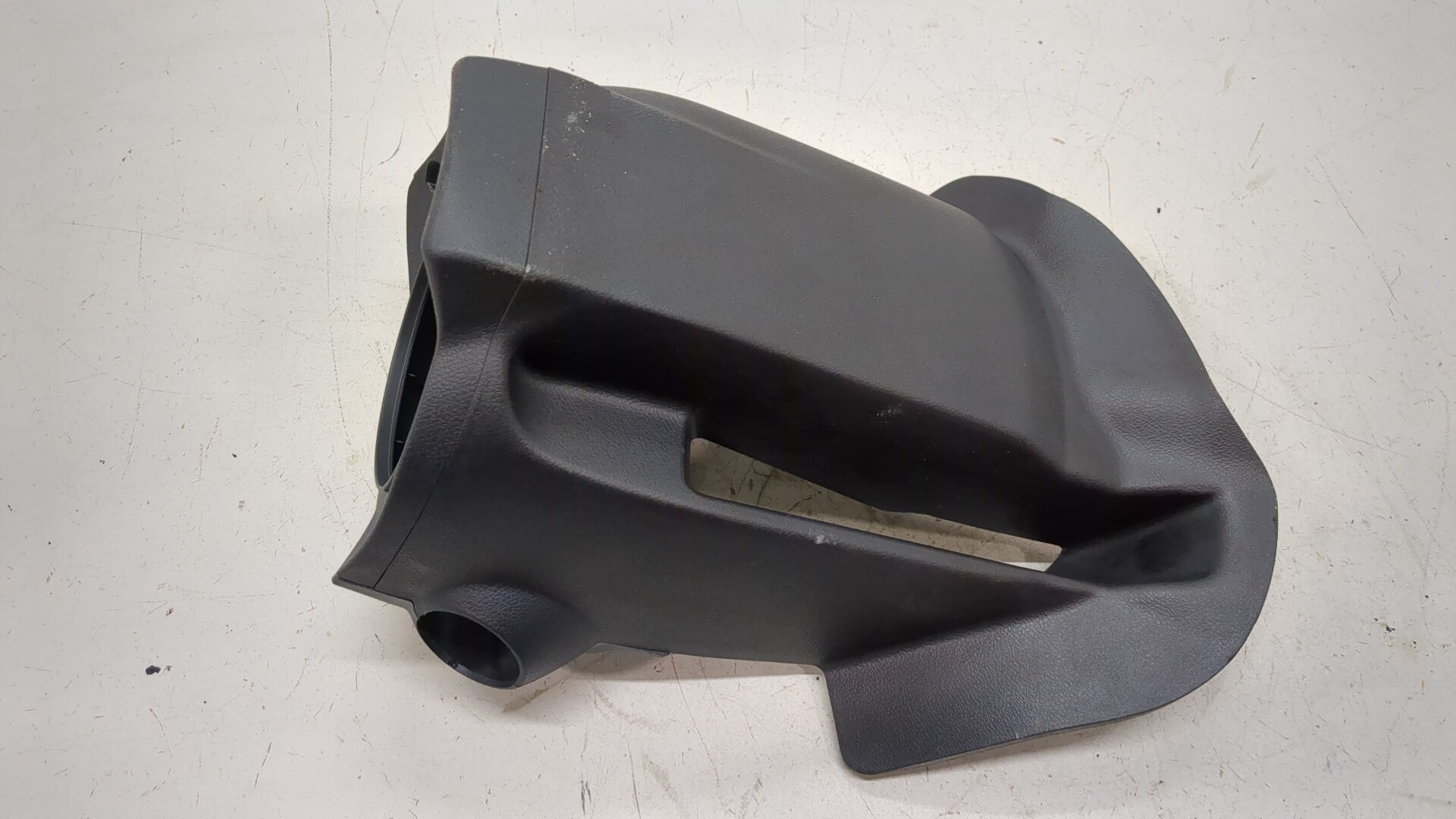 Кожух рулевой колонки