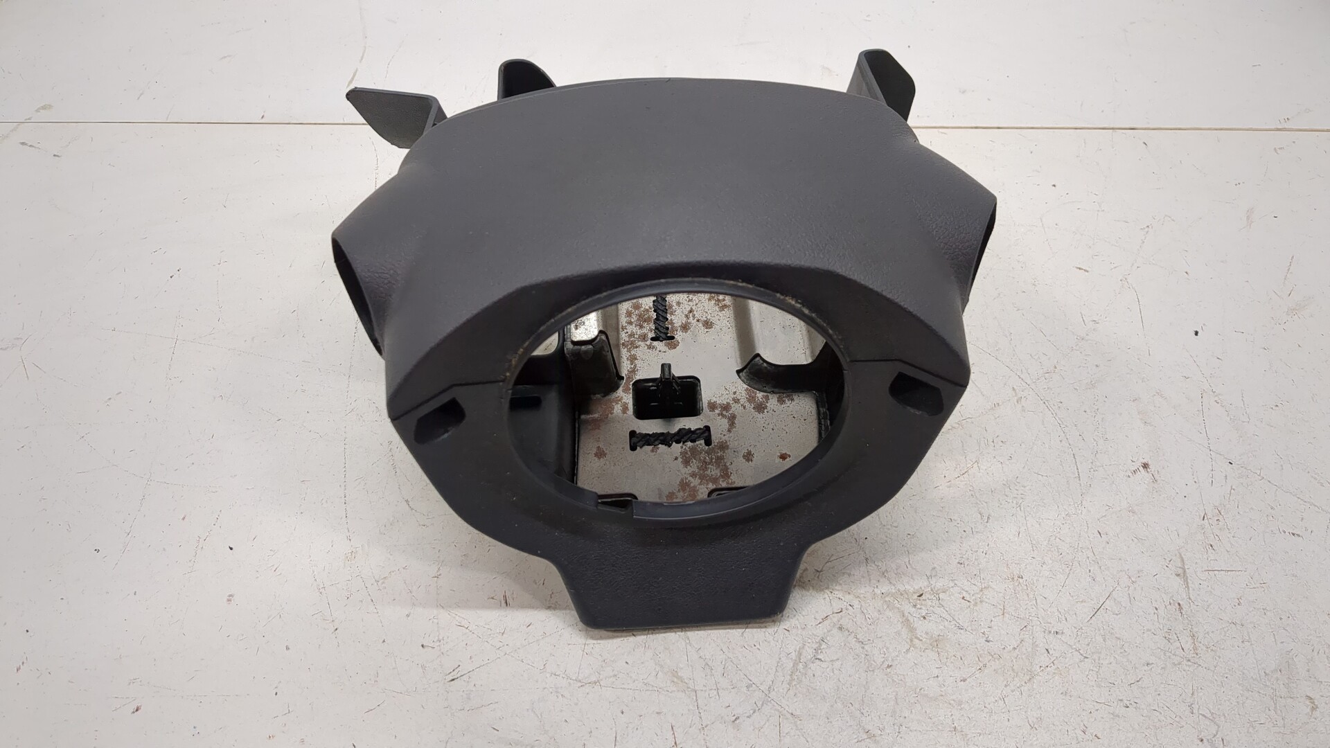 Кожух рулевой колонки