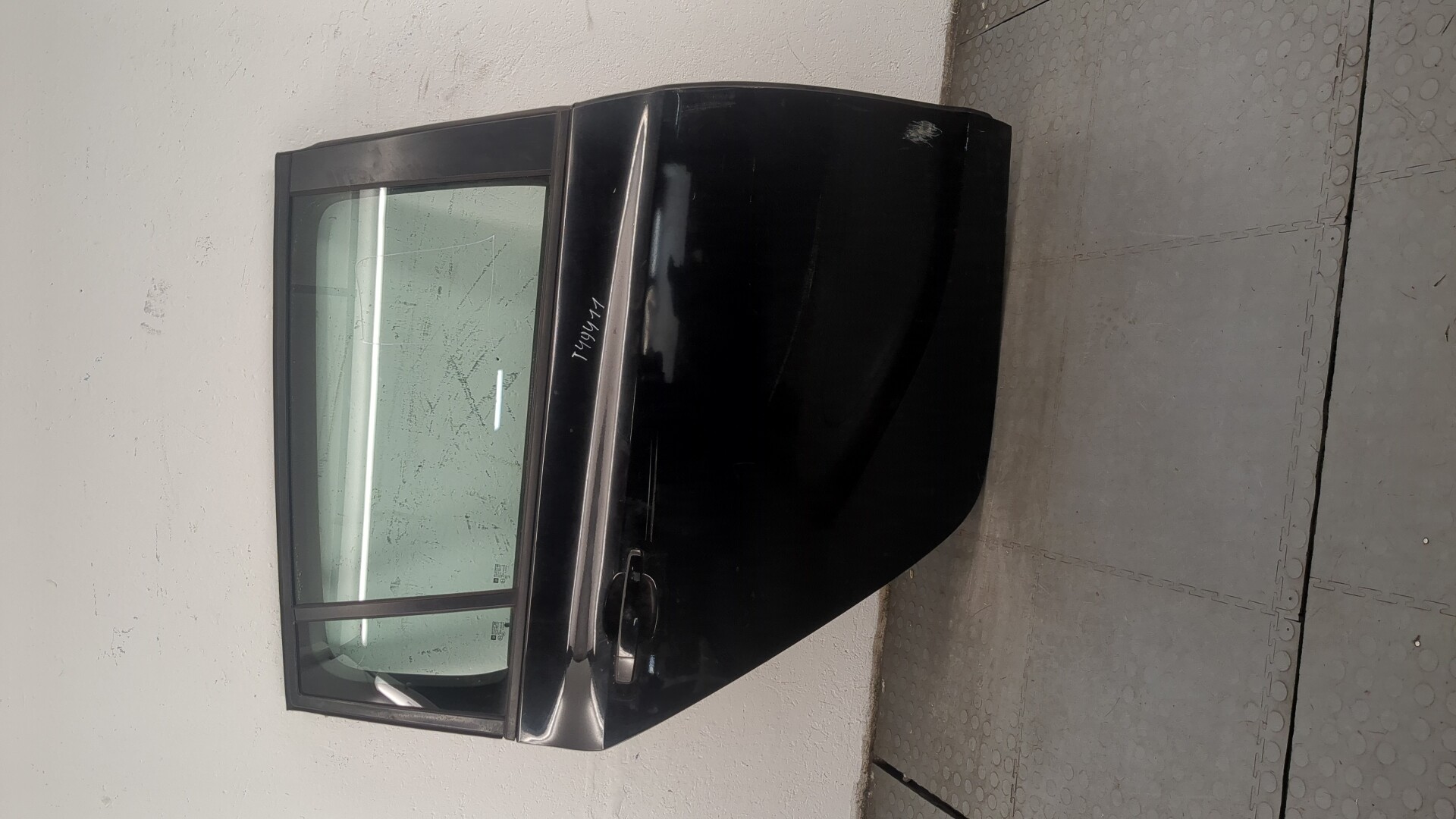 Дверь задняя правая