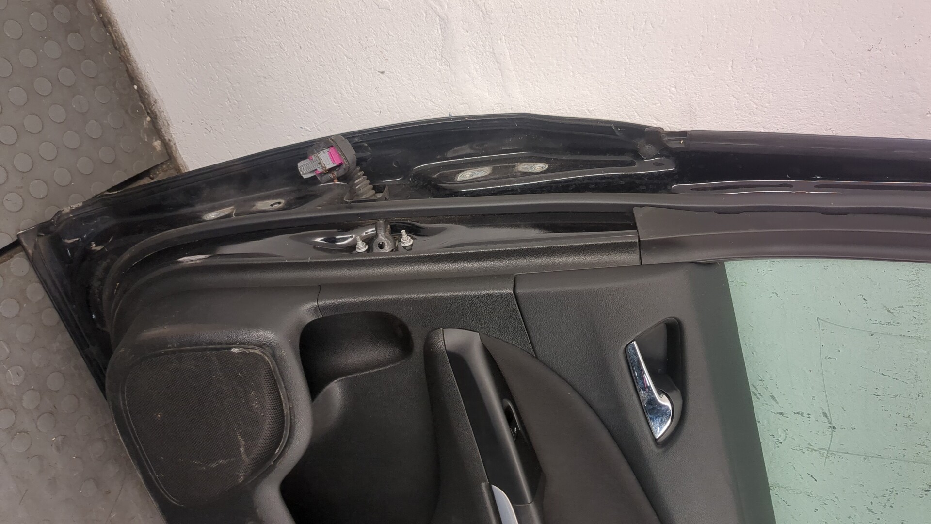 Дверь задняя правая