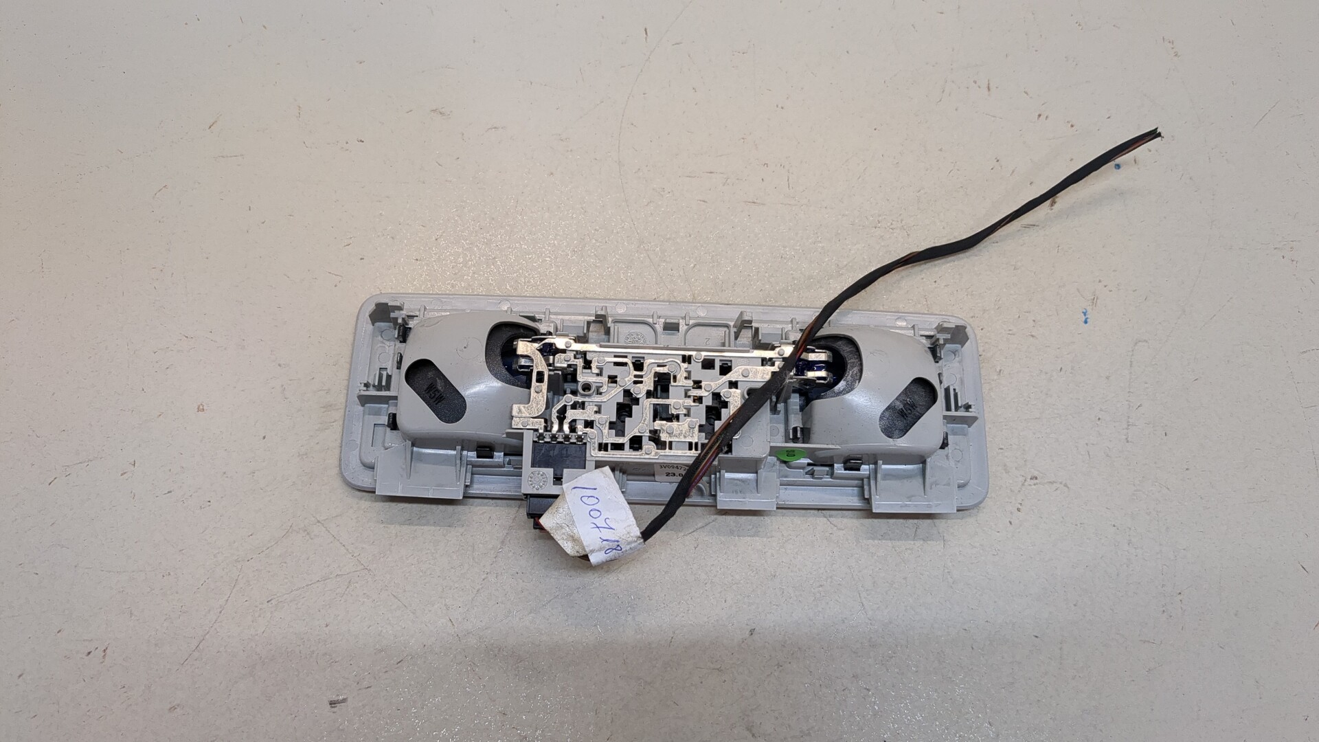 Плафон салонный