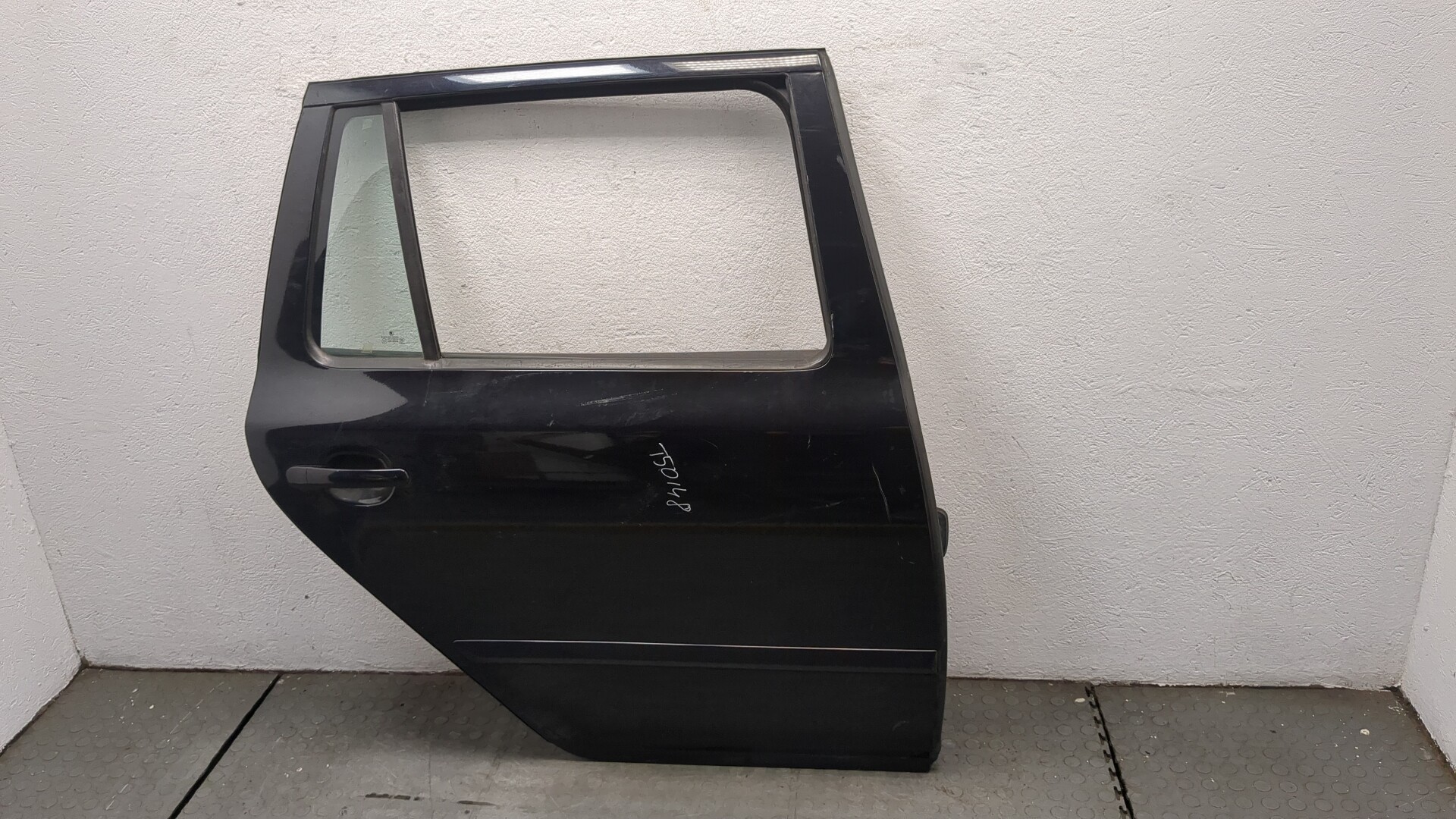 Дверь задняя правая