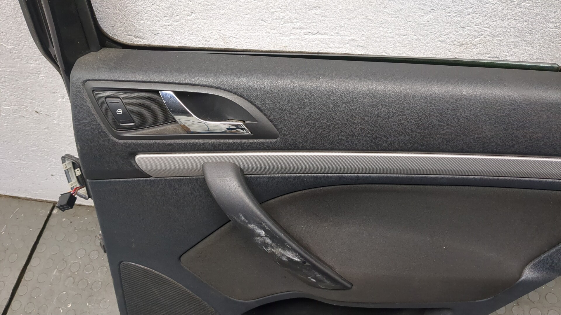 Дверь задняя правая