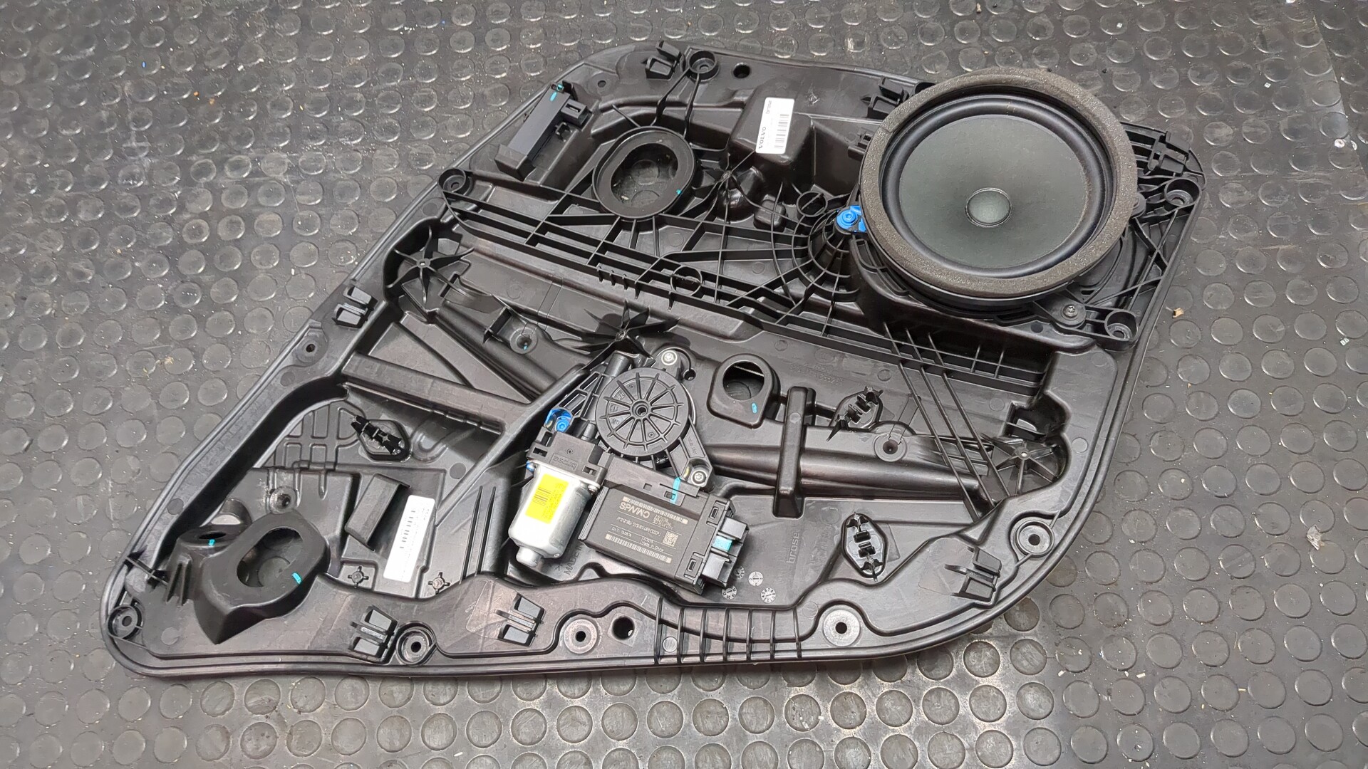 Стеклоподъемник электр. задний левый