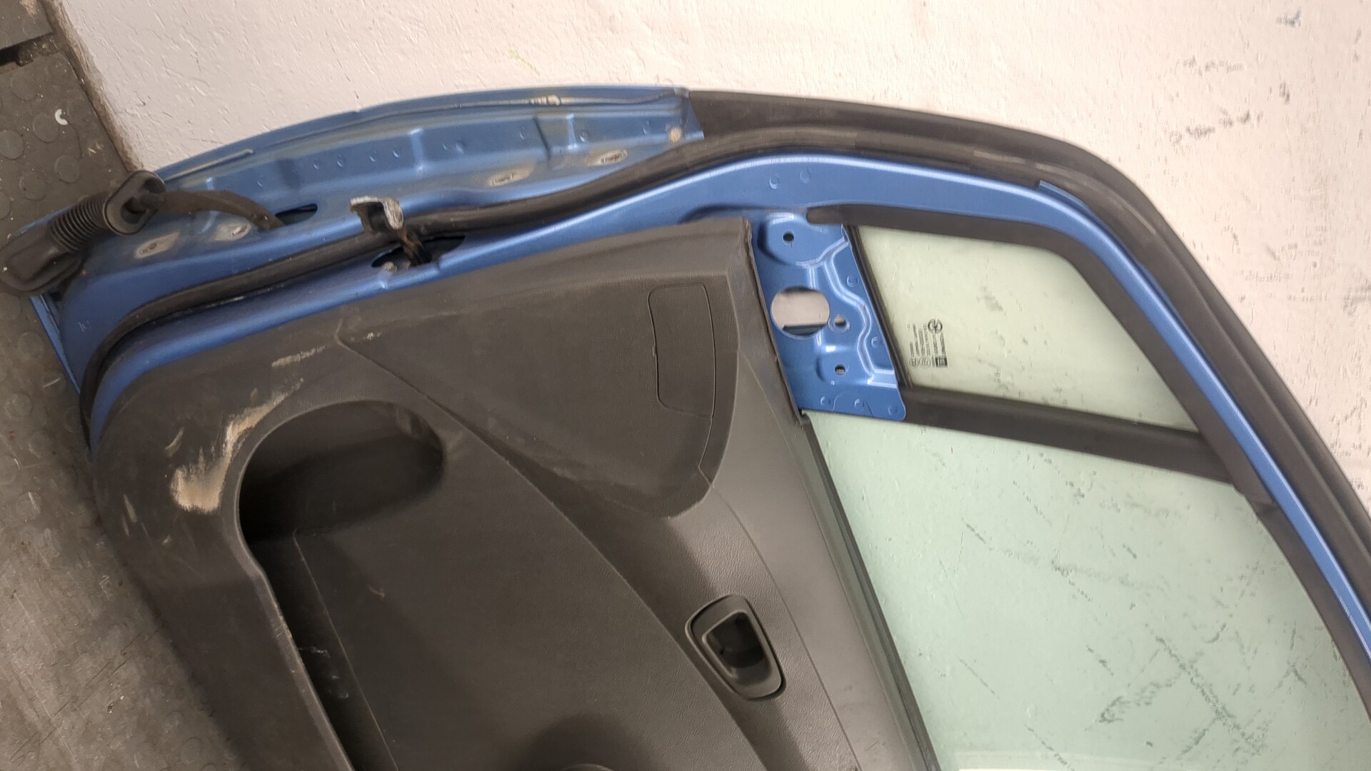 Дверь передняя правая