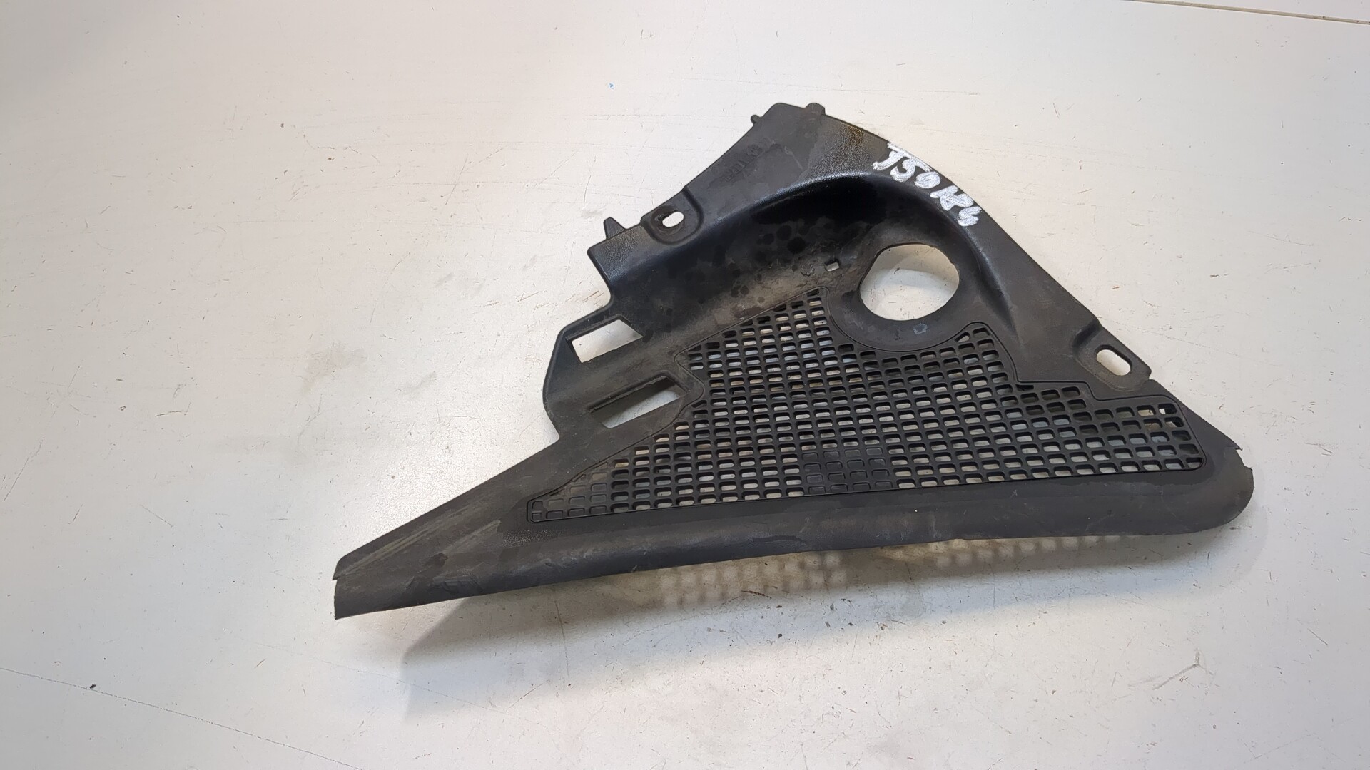 Решетка стеклоочистителей (Жабо)