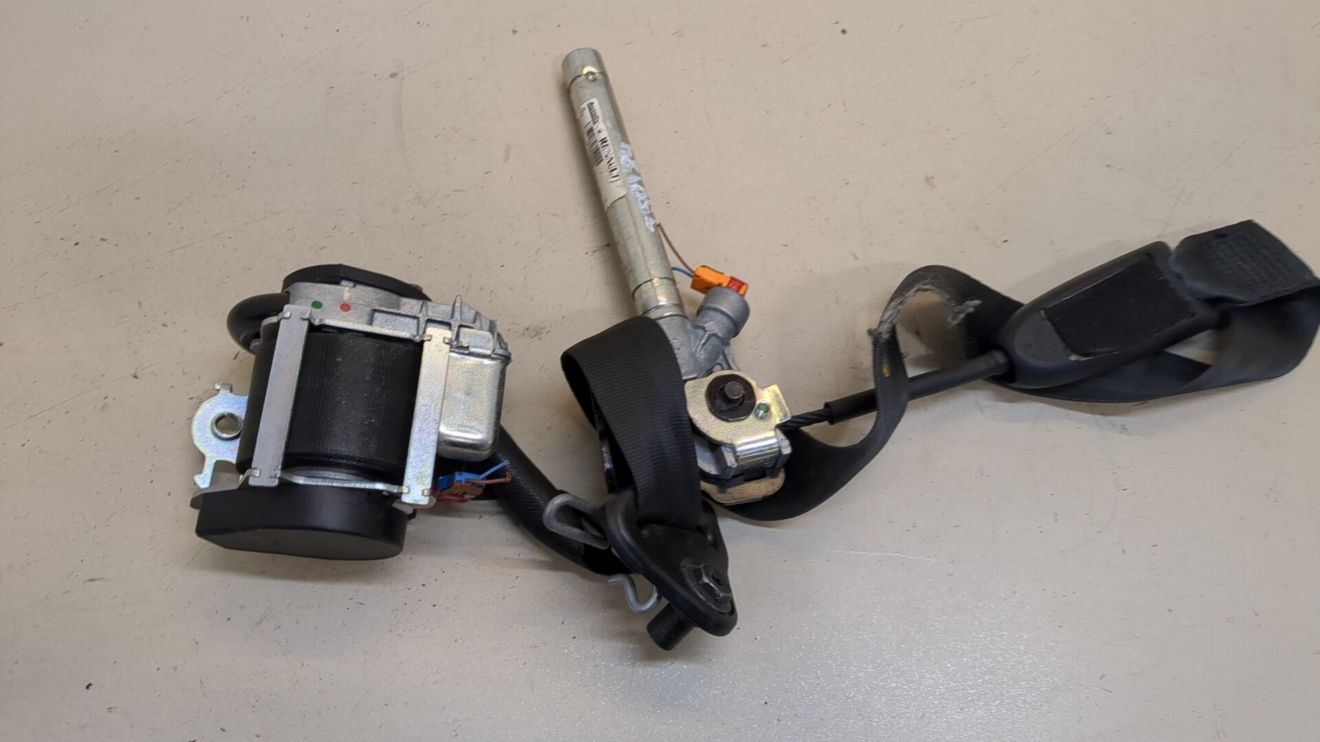 Ремень безопасности