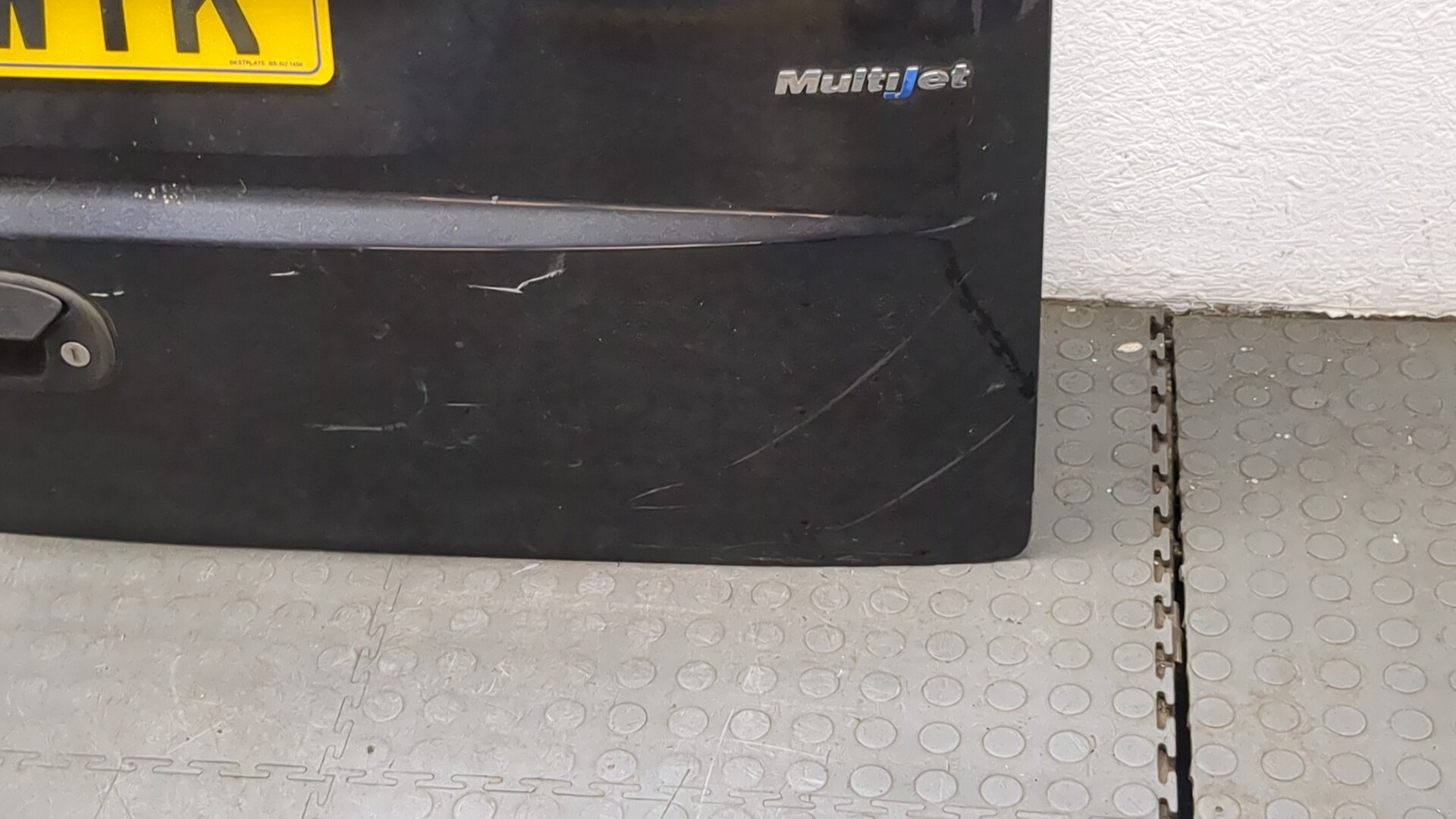 Дверь багажника