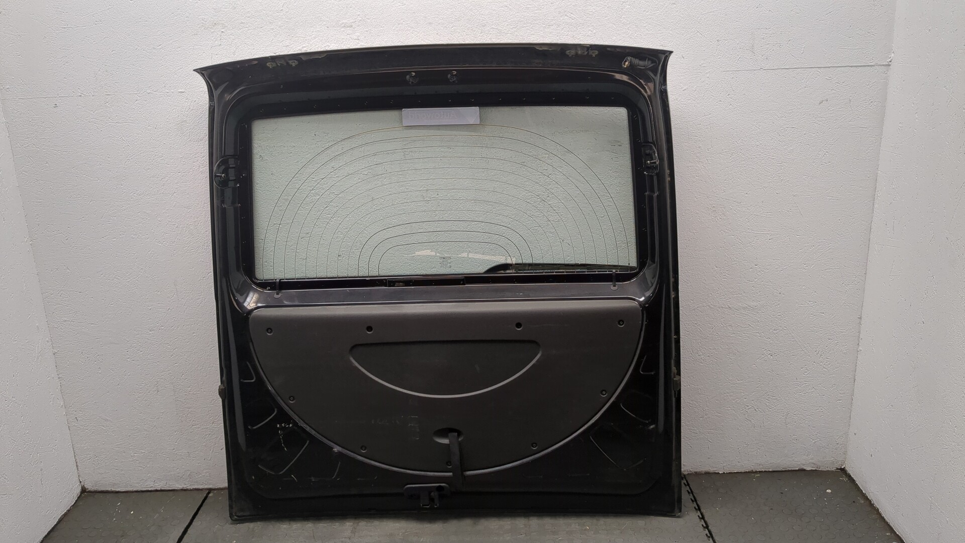 Дверь багажника