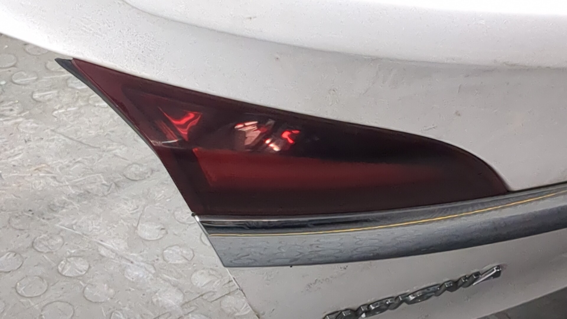 Дверь багажника