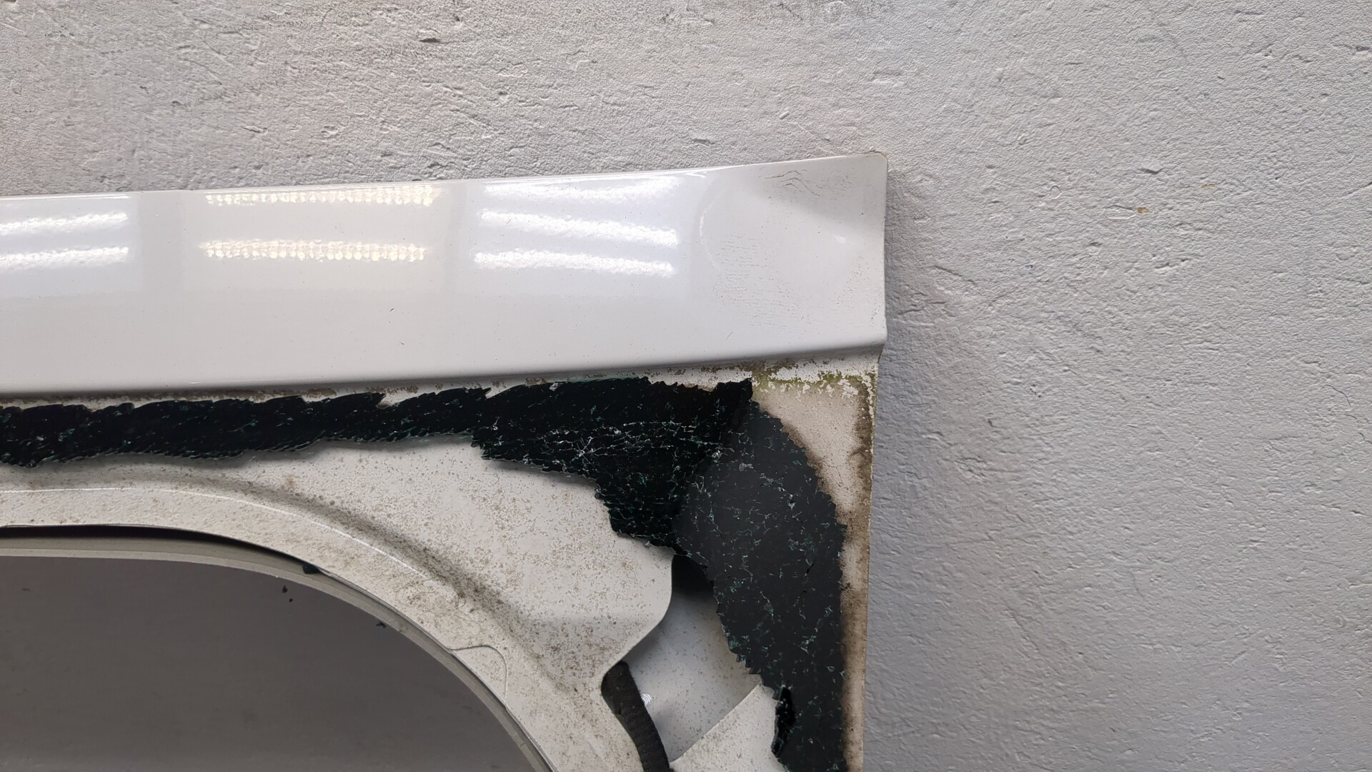 Дверь багажника