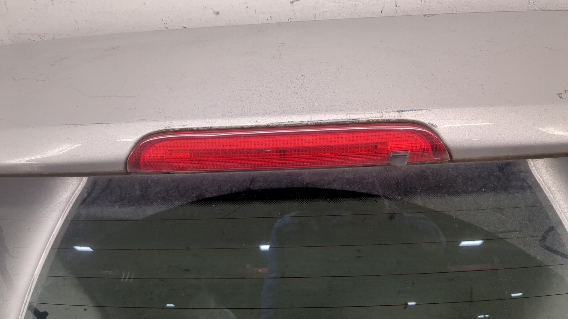 Дверь багажника