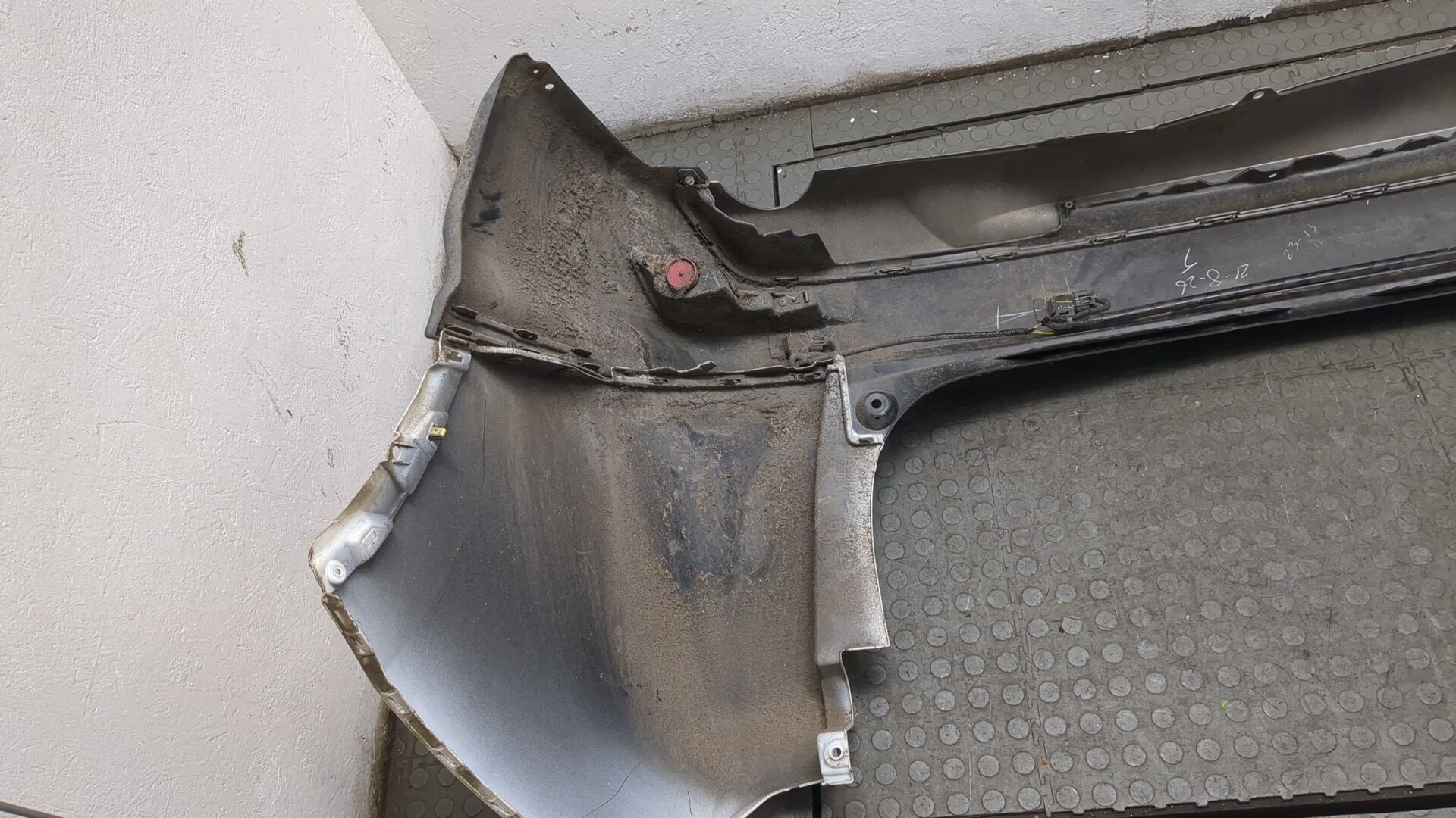 Бампер задний