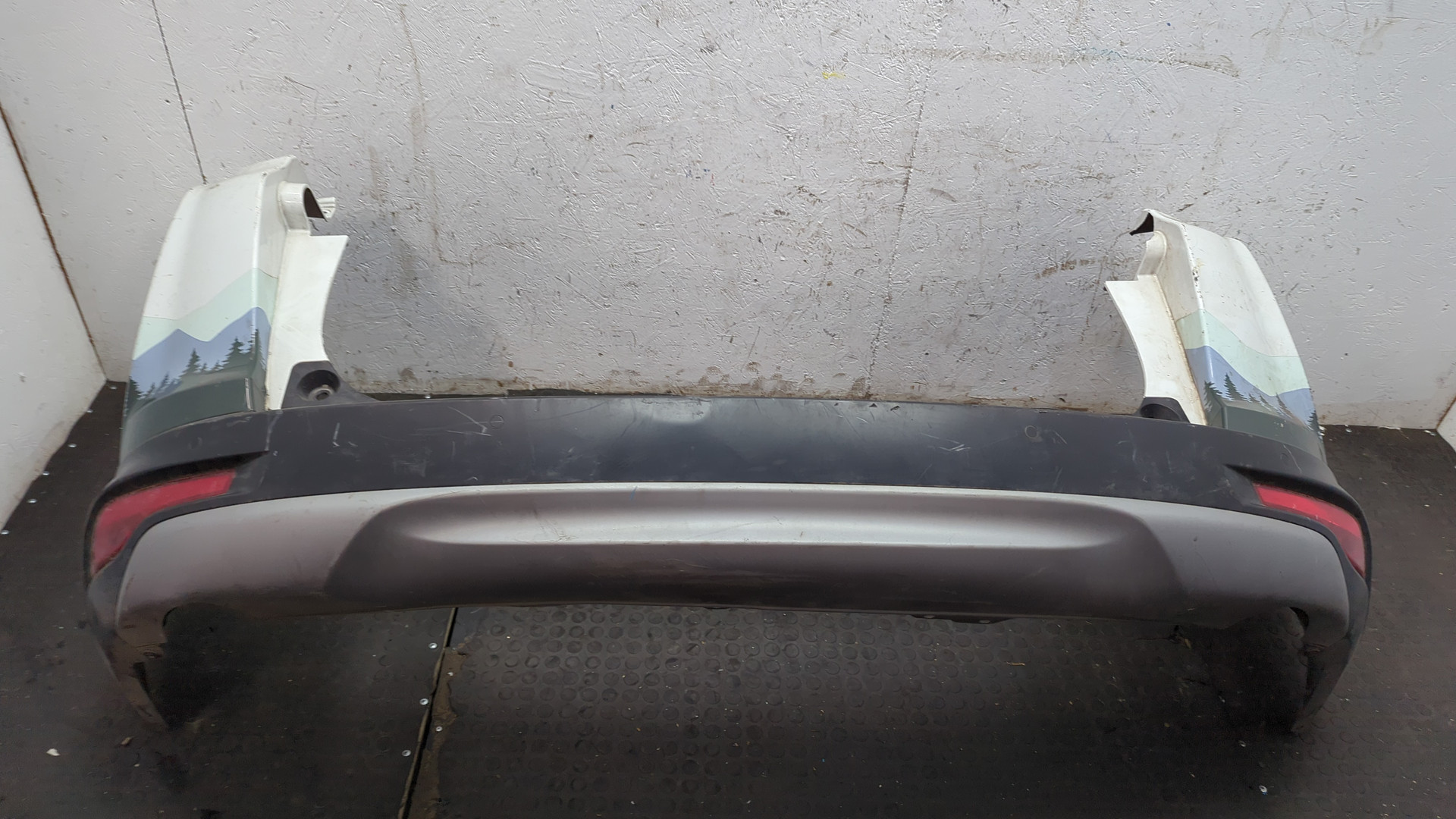 Бампер задний