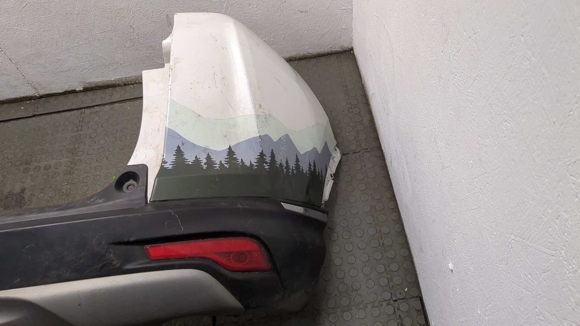 Бампер задний