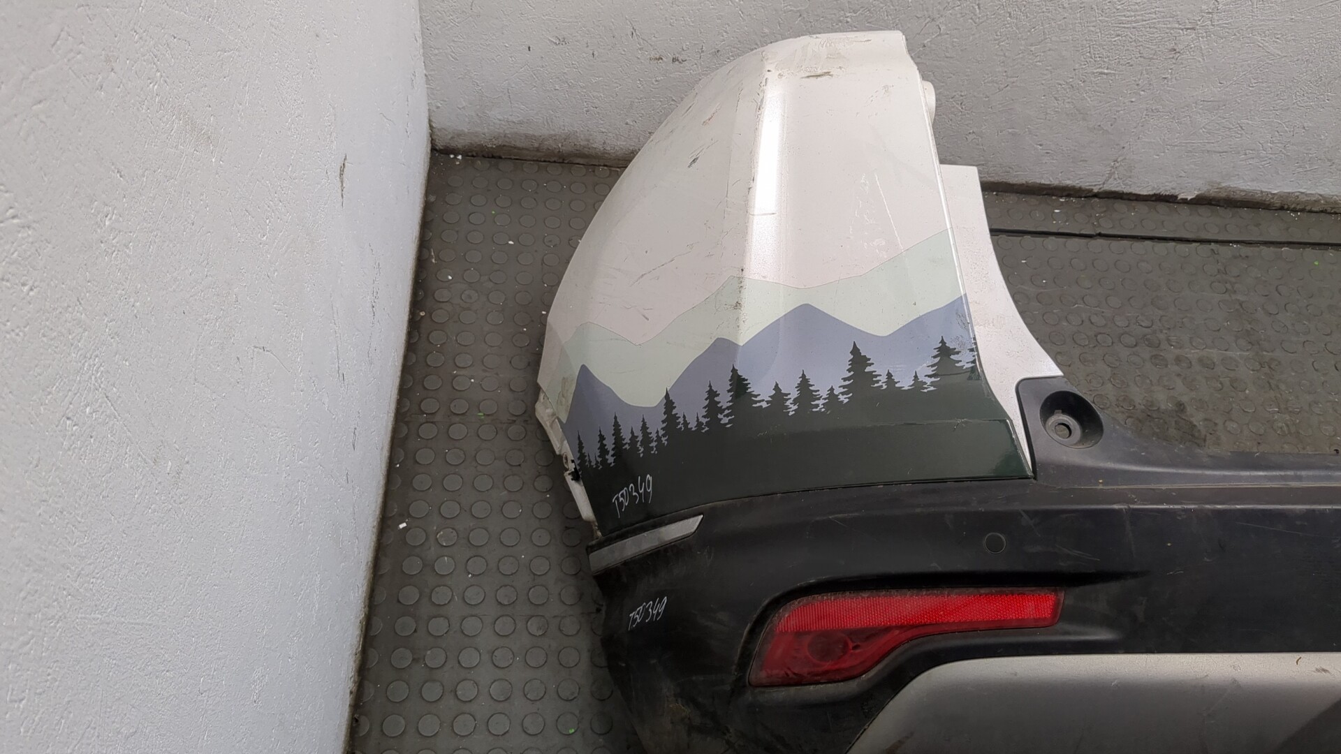 Бампер задний