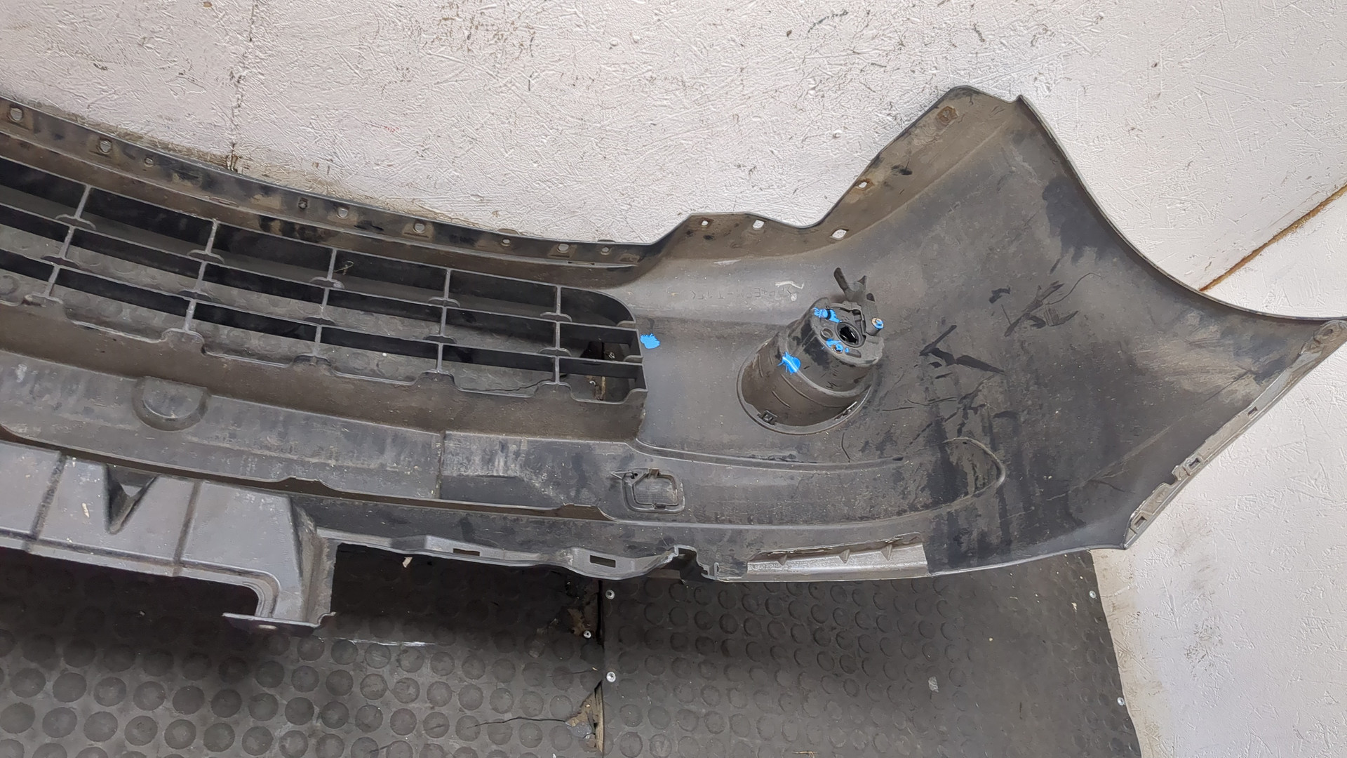 Бампер передний