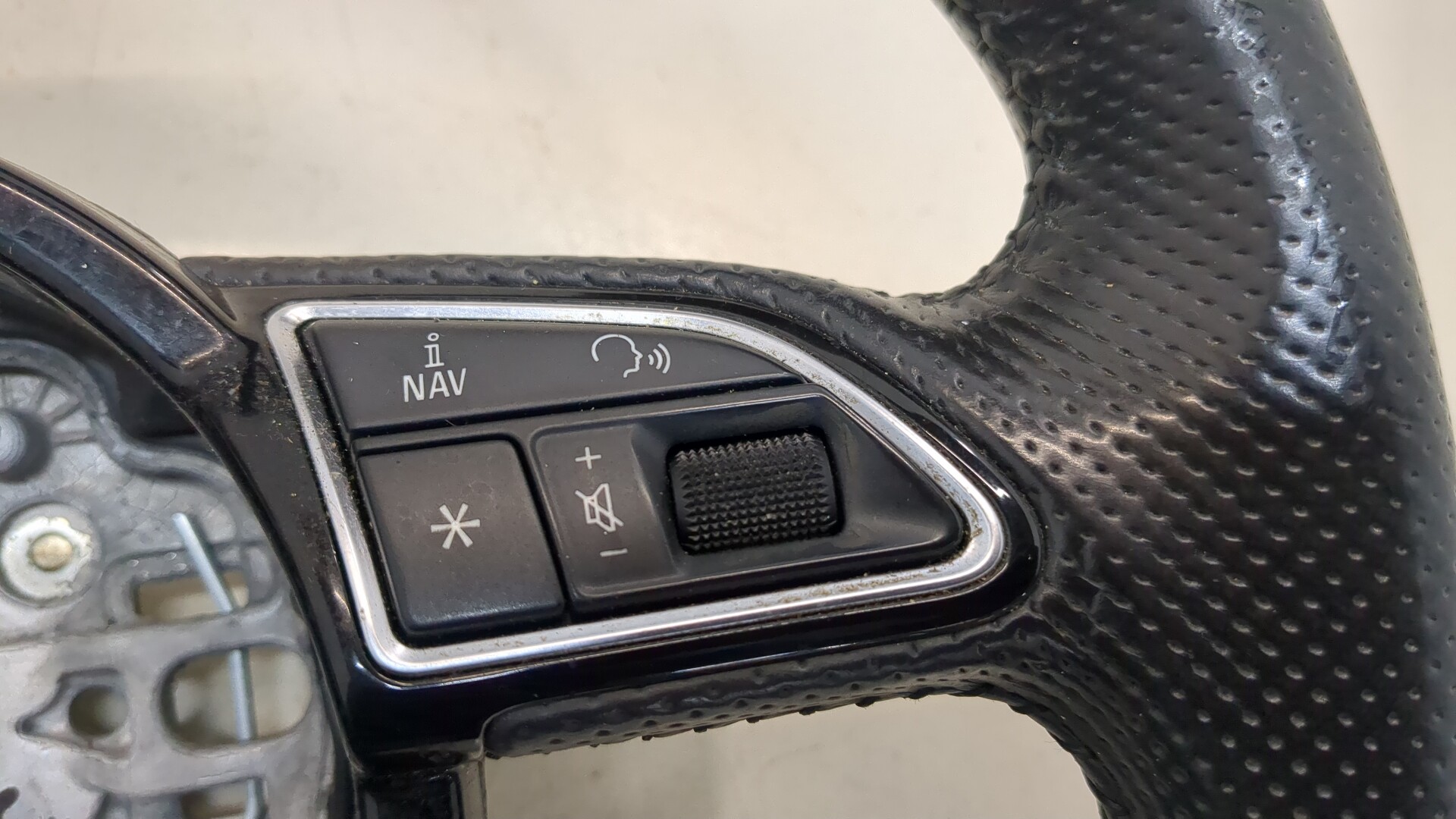 Рулевое колесо (руль)