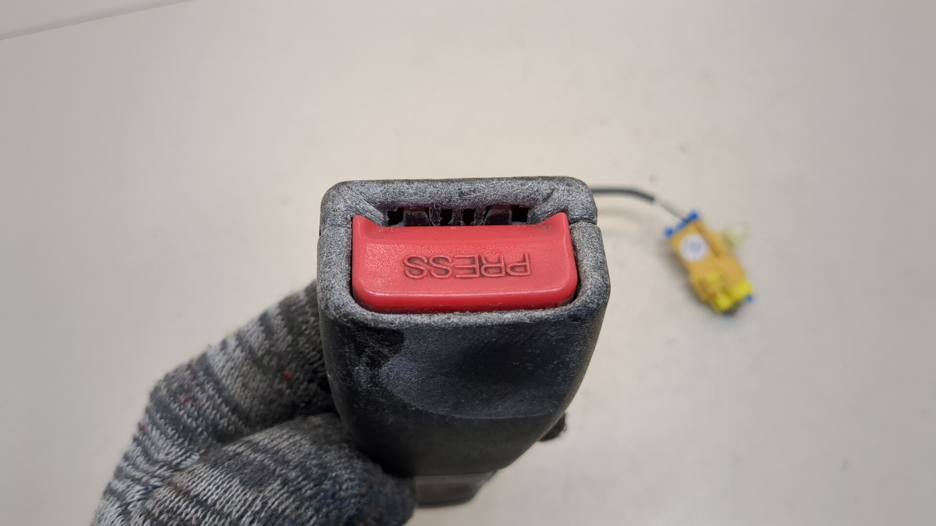 Ответная часть ремня безопасности