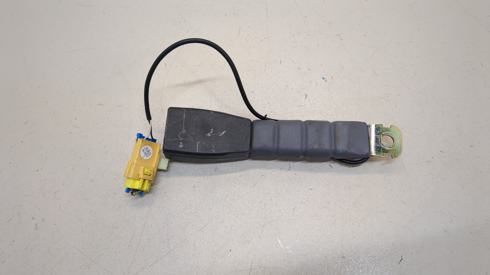 Ответная часть ремня безопасности