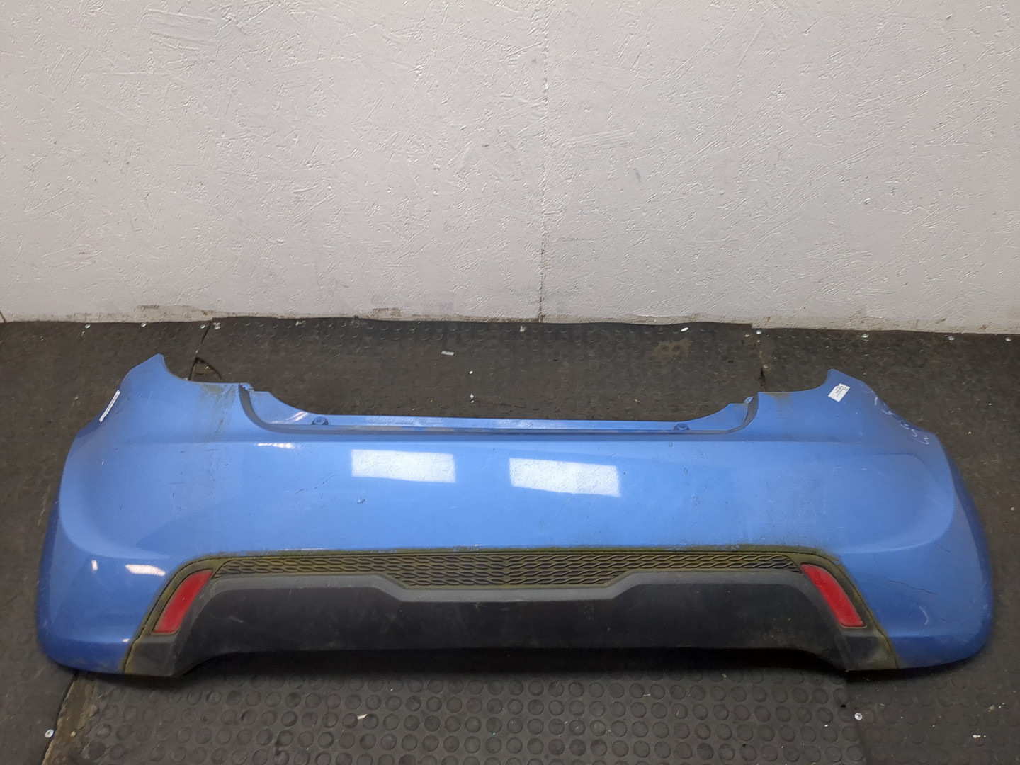 Бампер задний