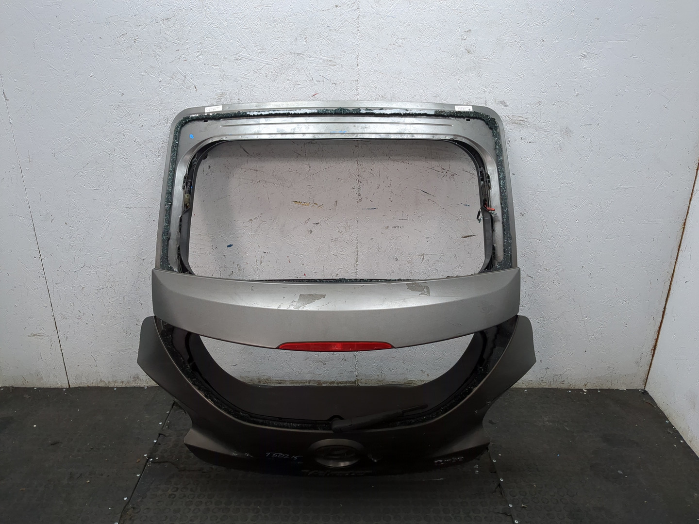 Дверь багажника