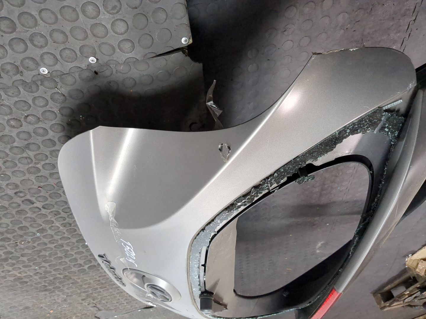 Дверь багажника