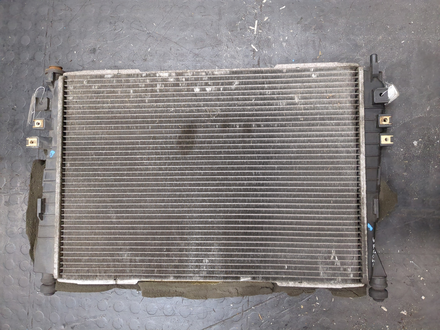 Радиатор охлаждения двигателя основной