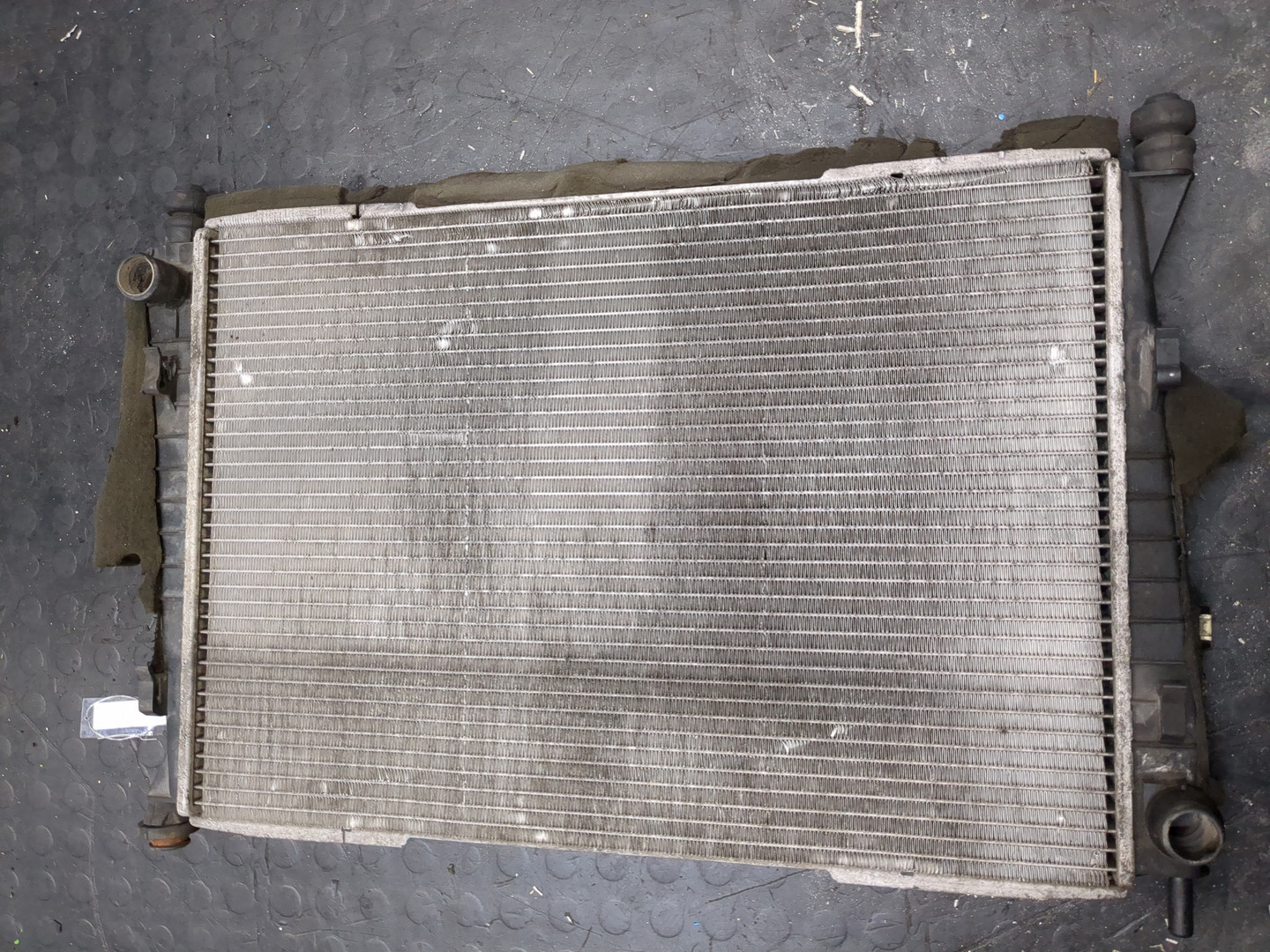 Радиатор охлаждения двигателя основной