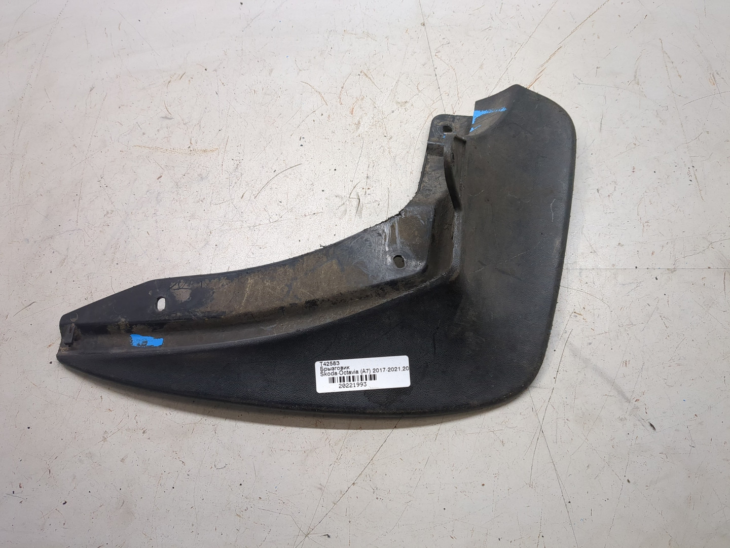 Брызговик задний левый