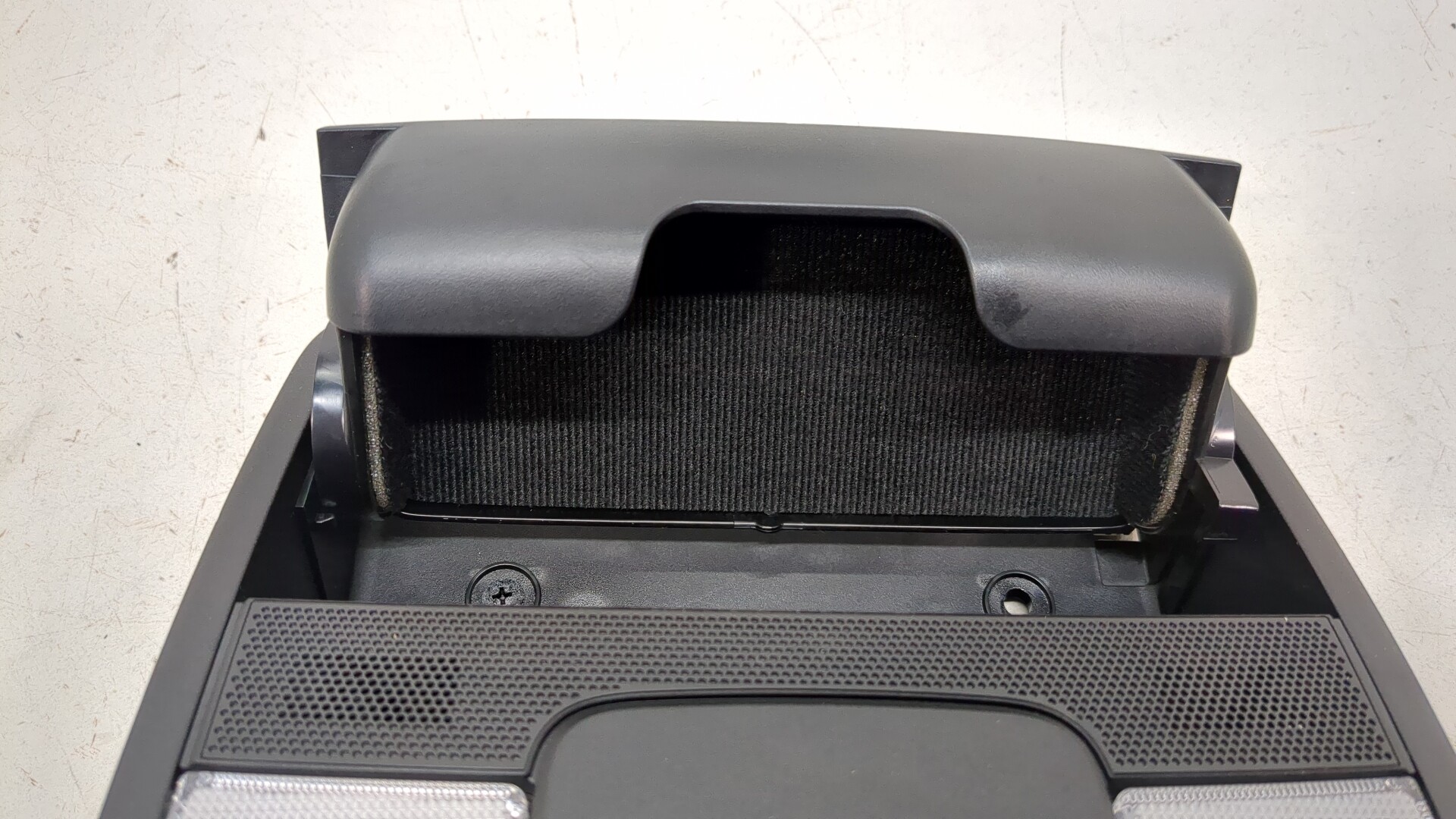 Плафон салонный