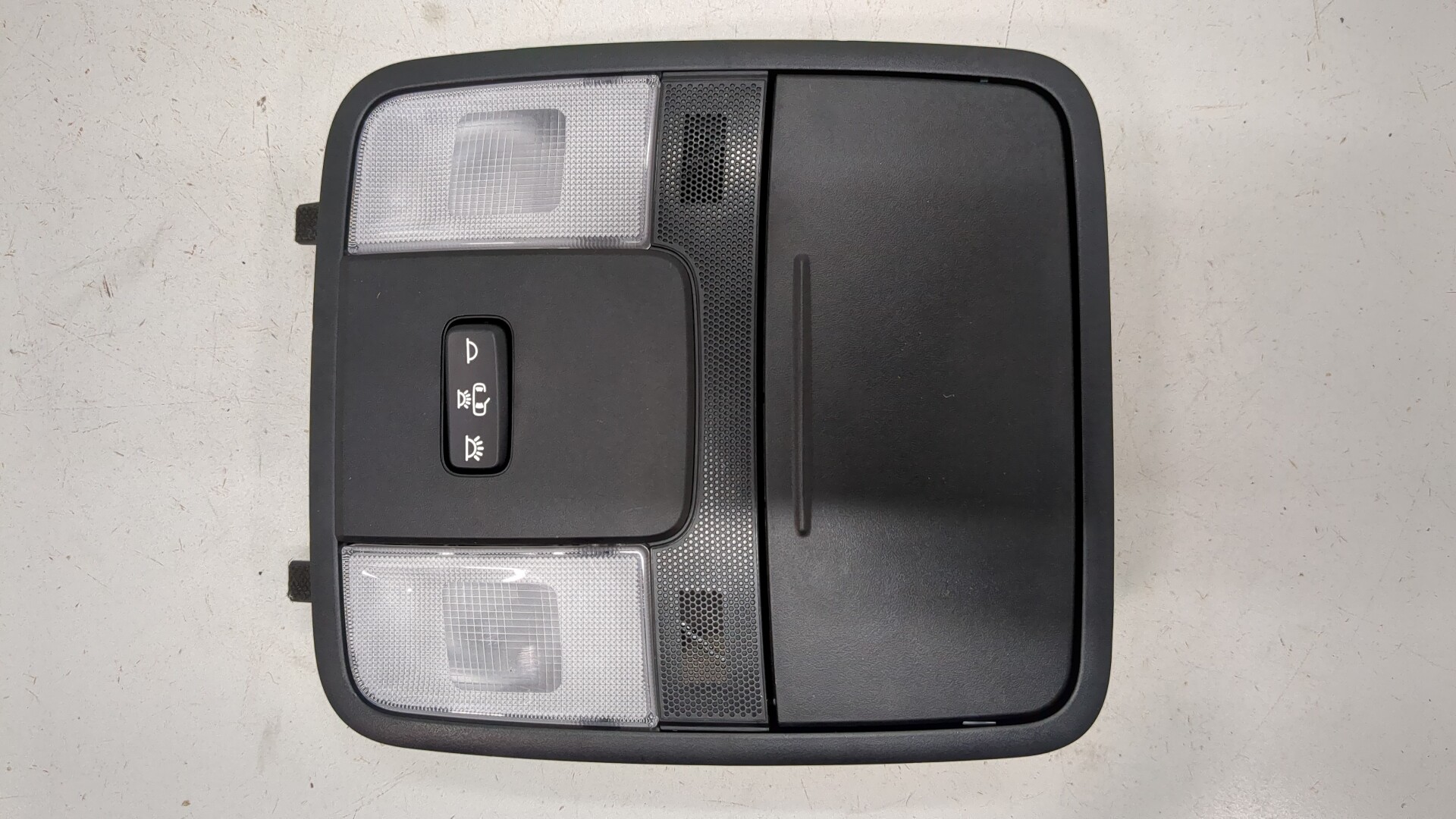 Плафон салонный