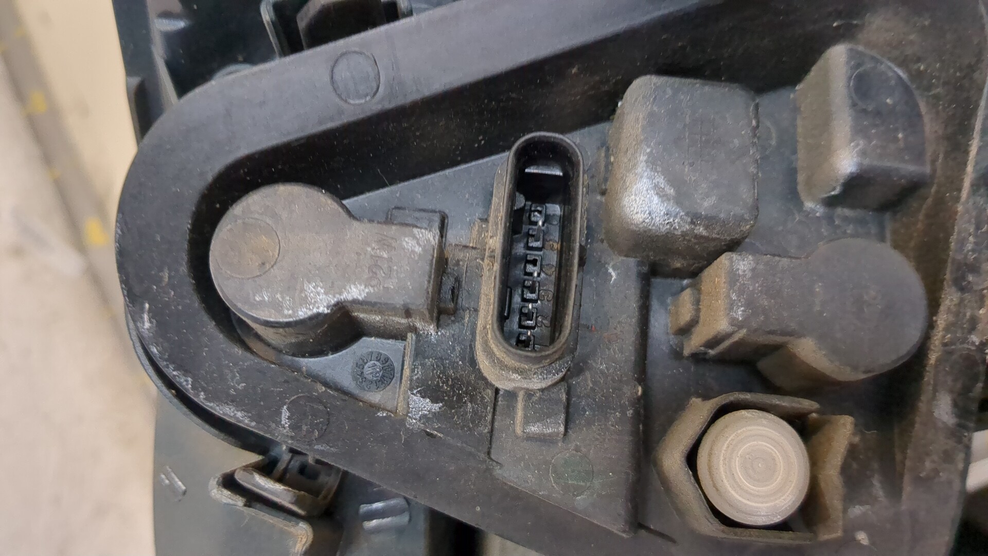 Фонарь задний левый