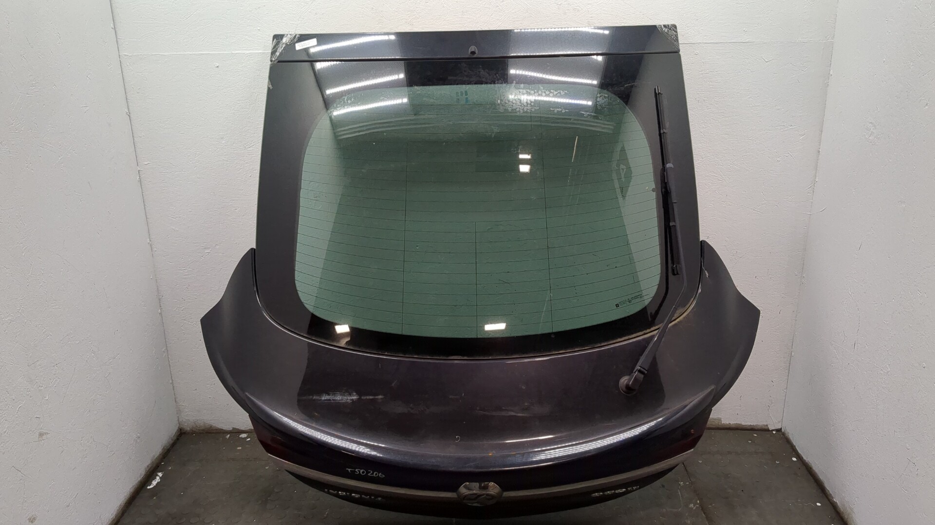 Дверь багажника