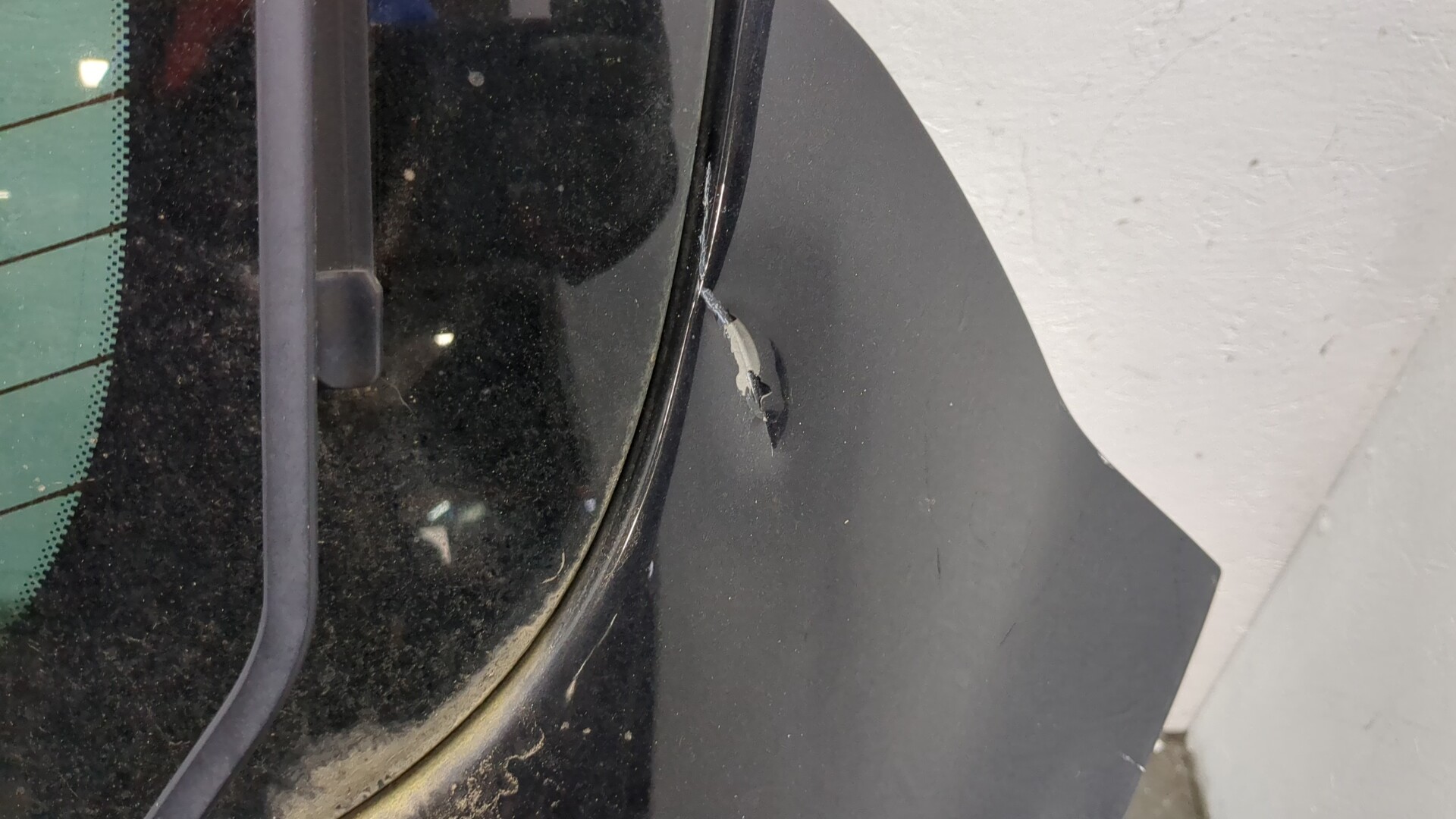 Дверь багажника