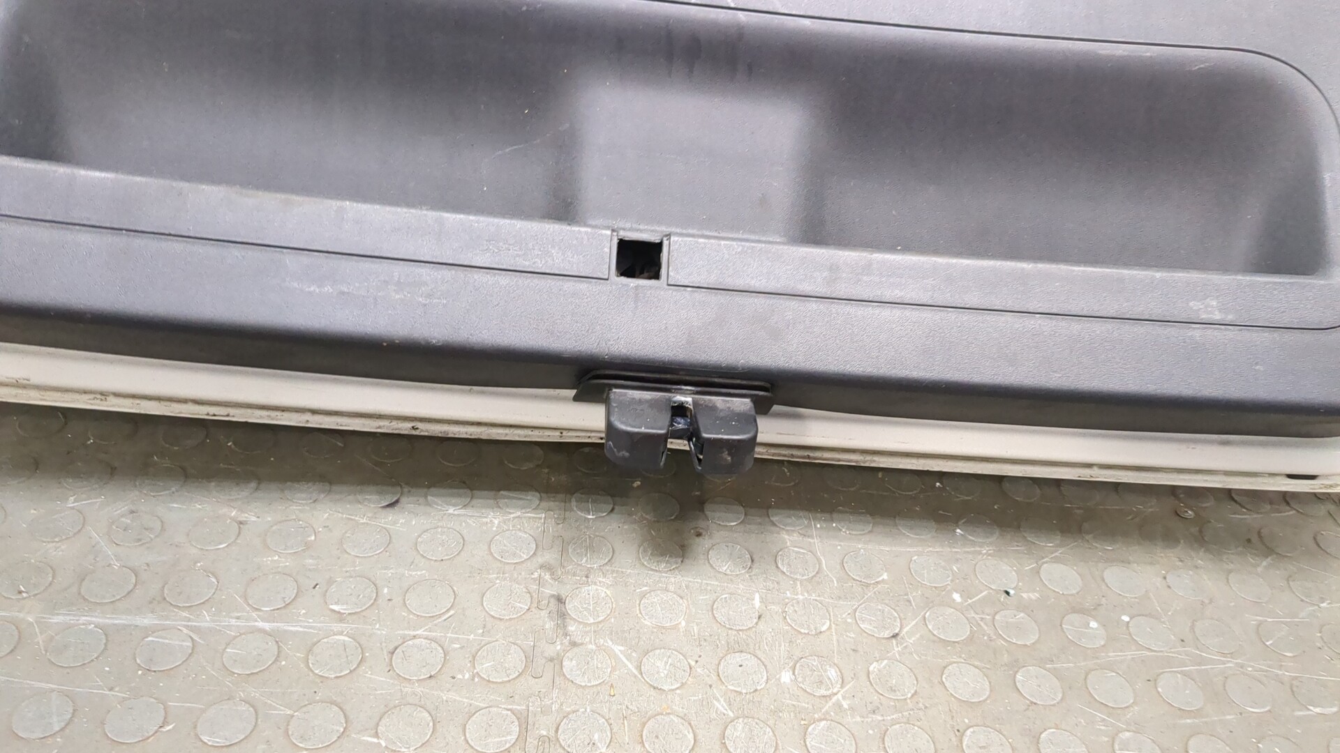 Дверь багажника