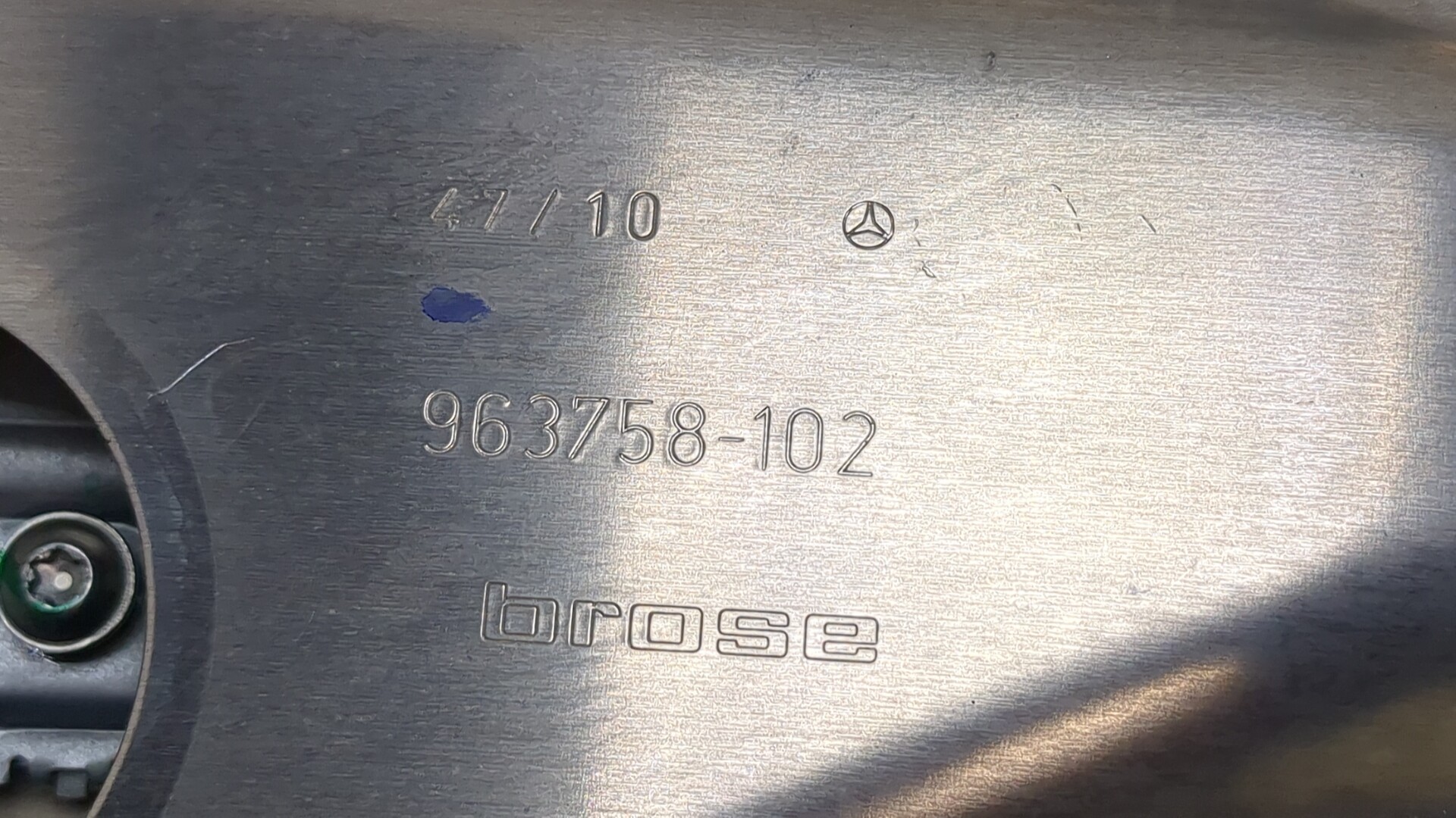 Стеклоподъемник электр. передний правый