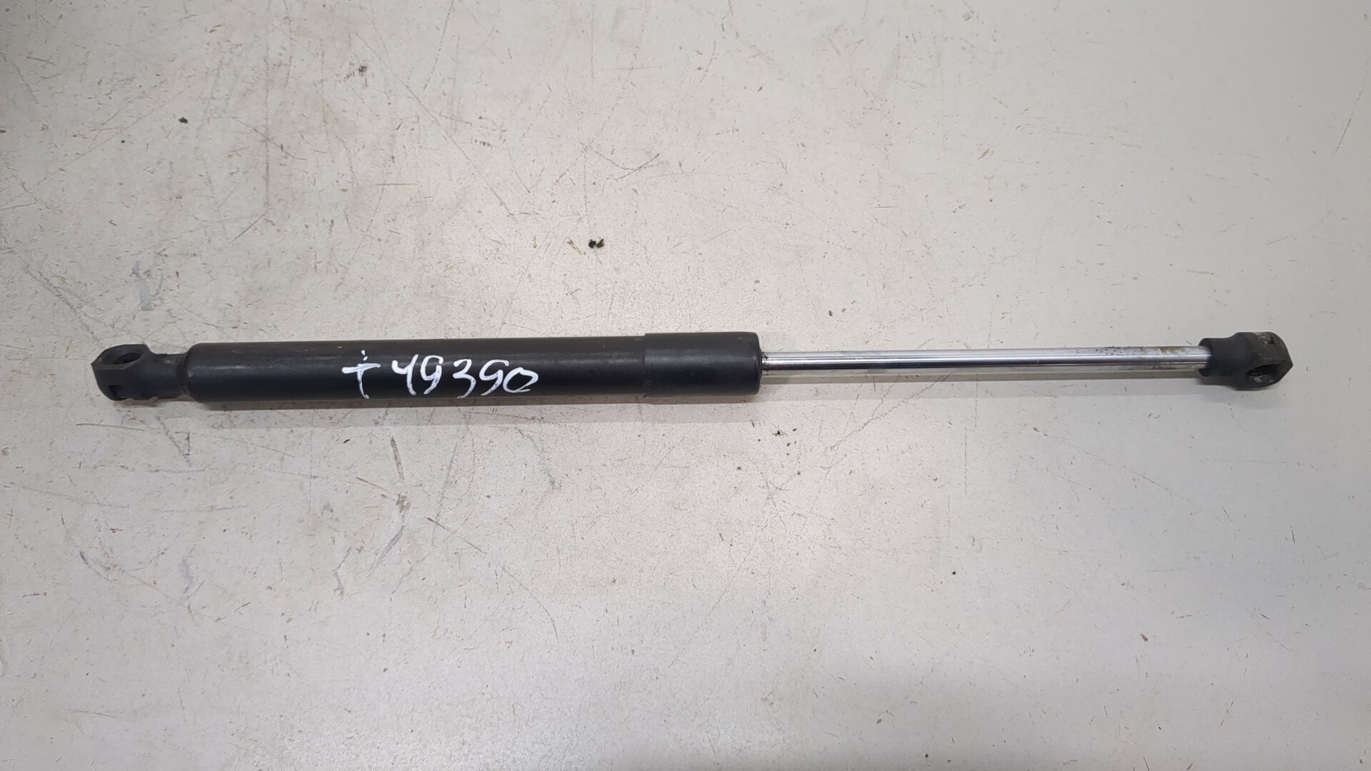 Амортизатор капота