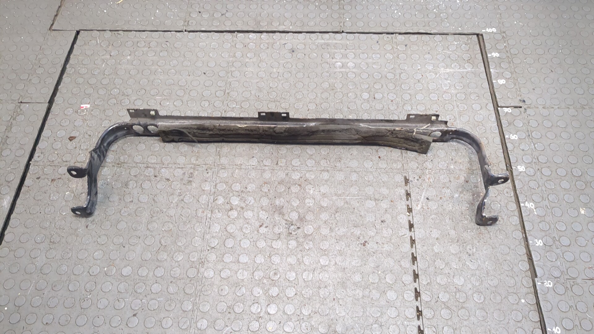 Балка подрадиаторная