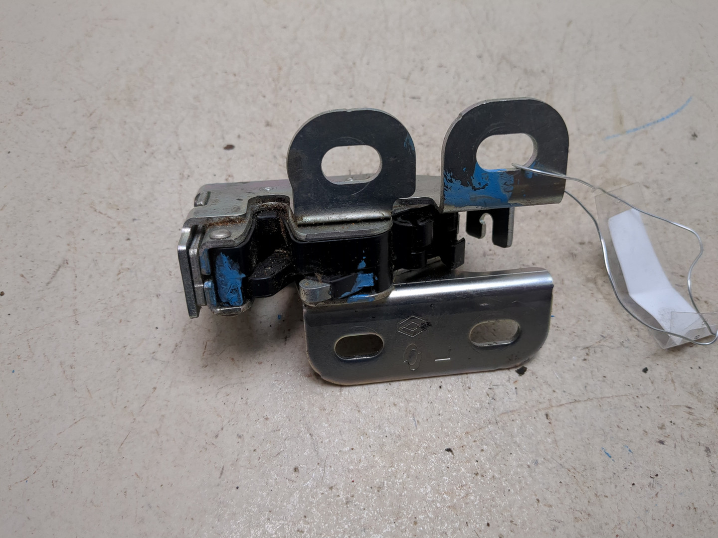 Замок багажника