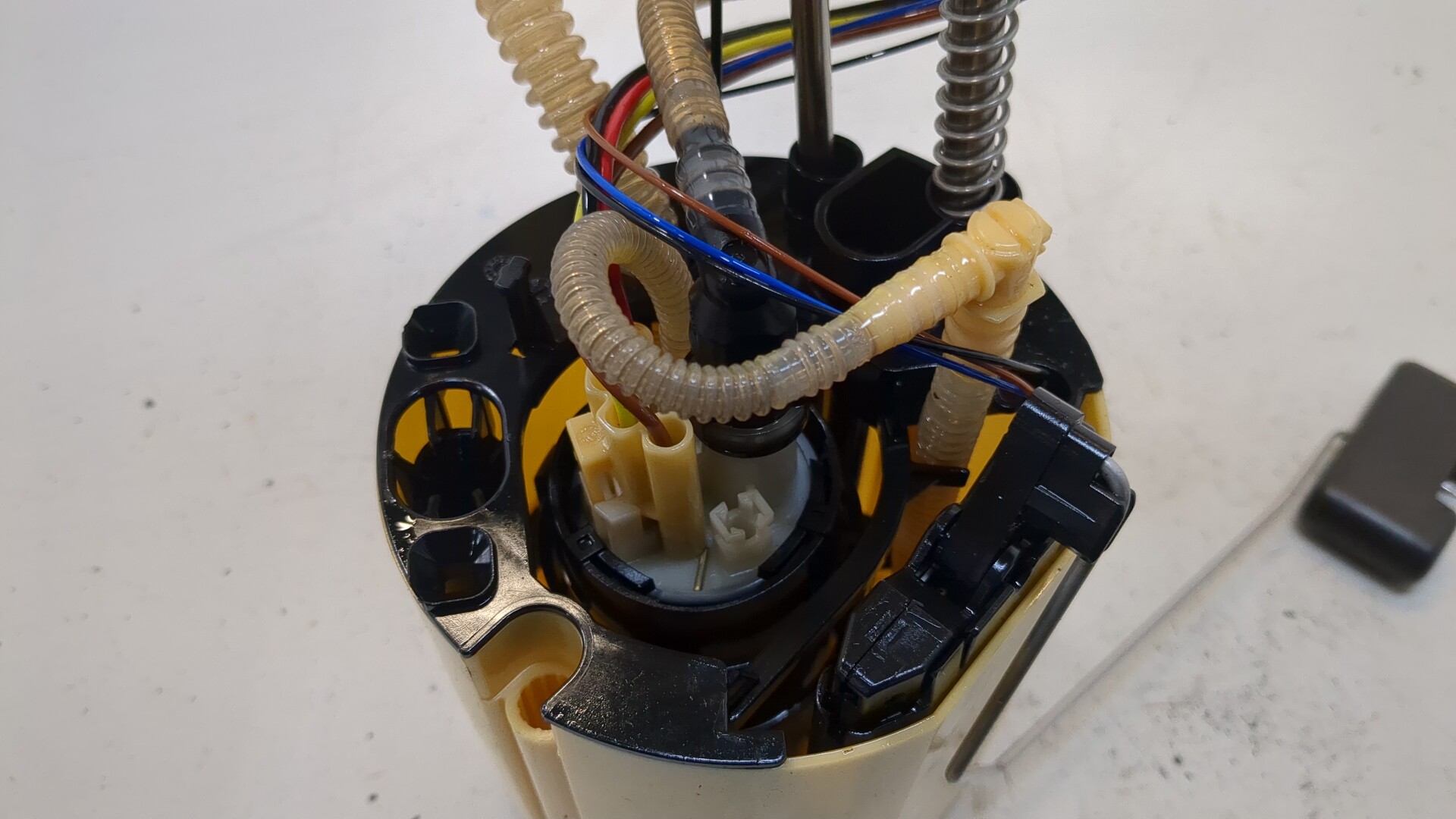 Насос топливный электрический