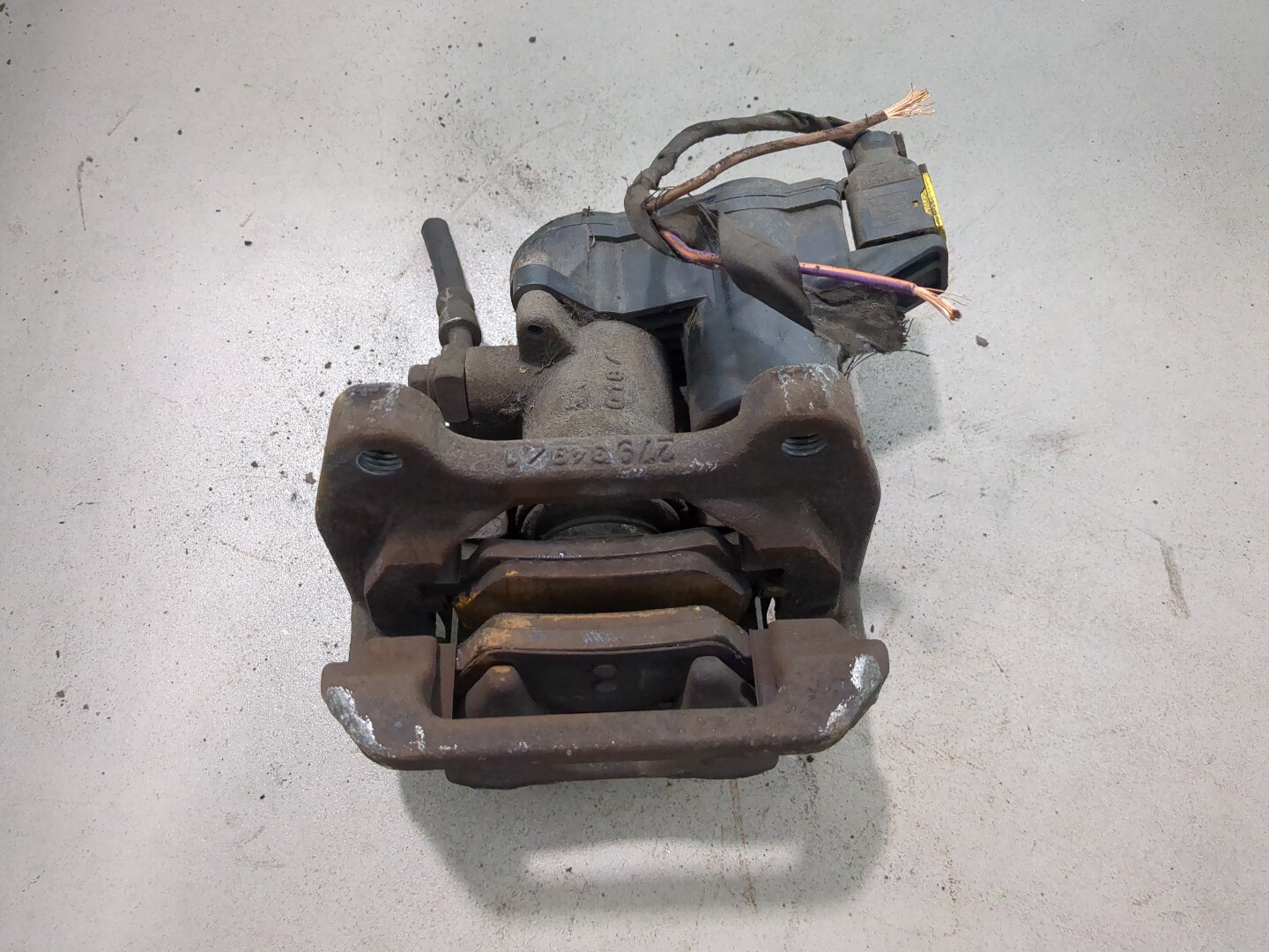 Суппорт задний левый