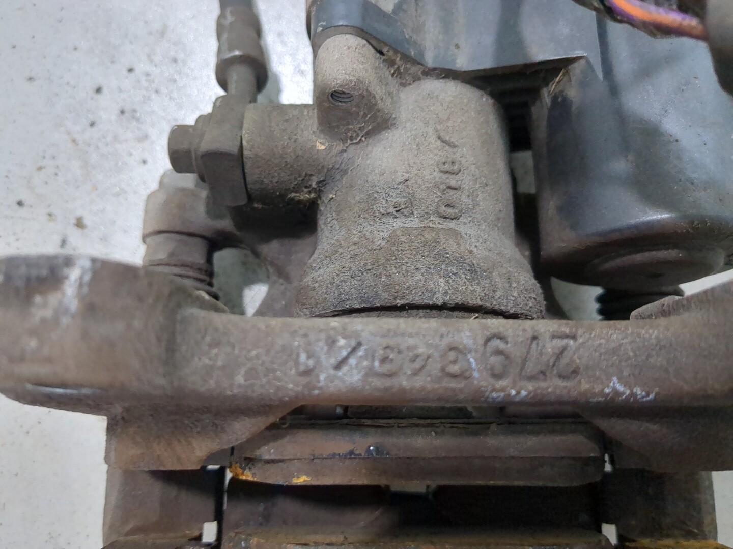 Суппорт задний левый