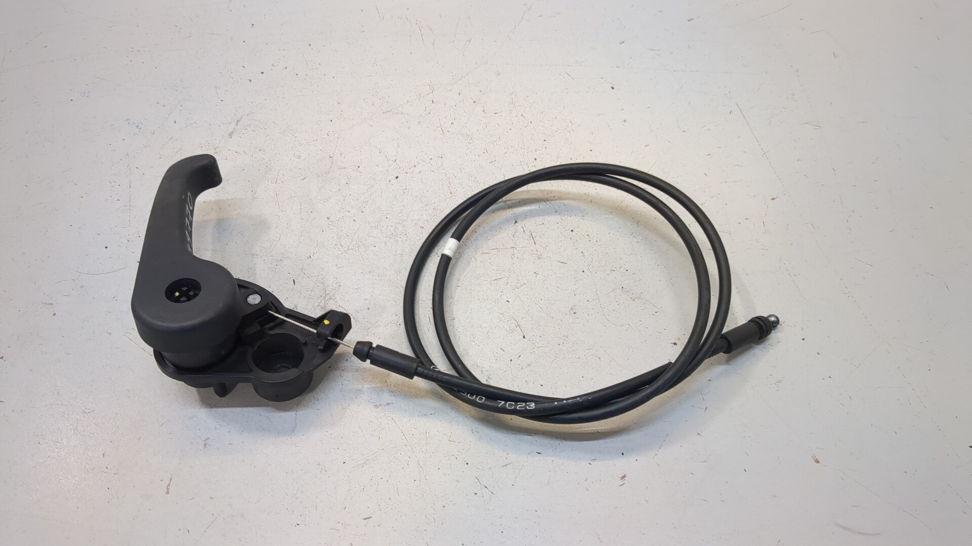 Ручка открывания капота