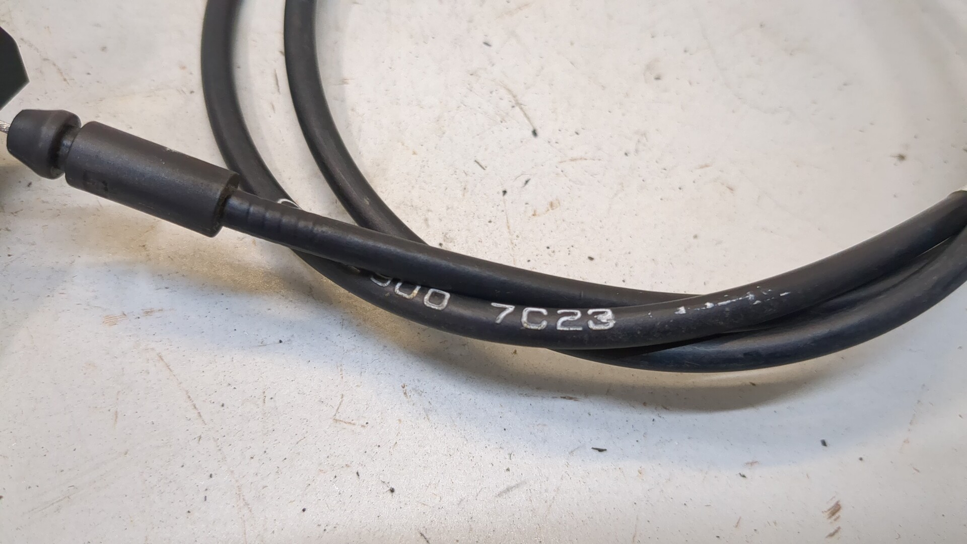 Ручка открывания капота