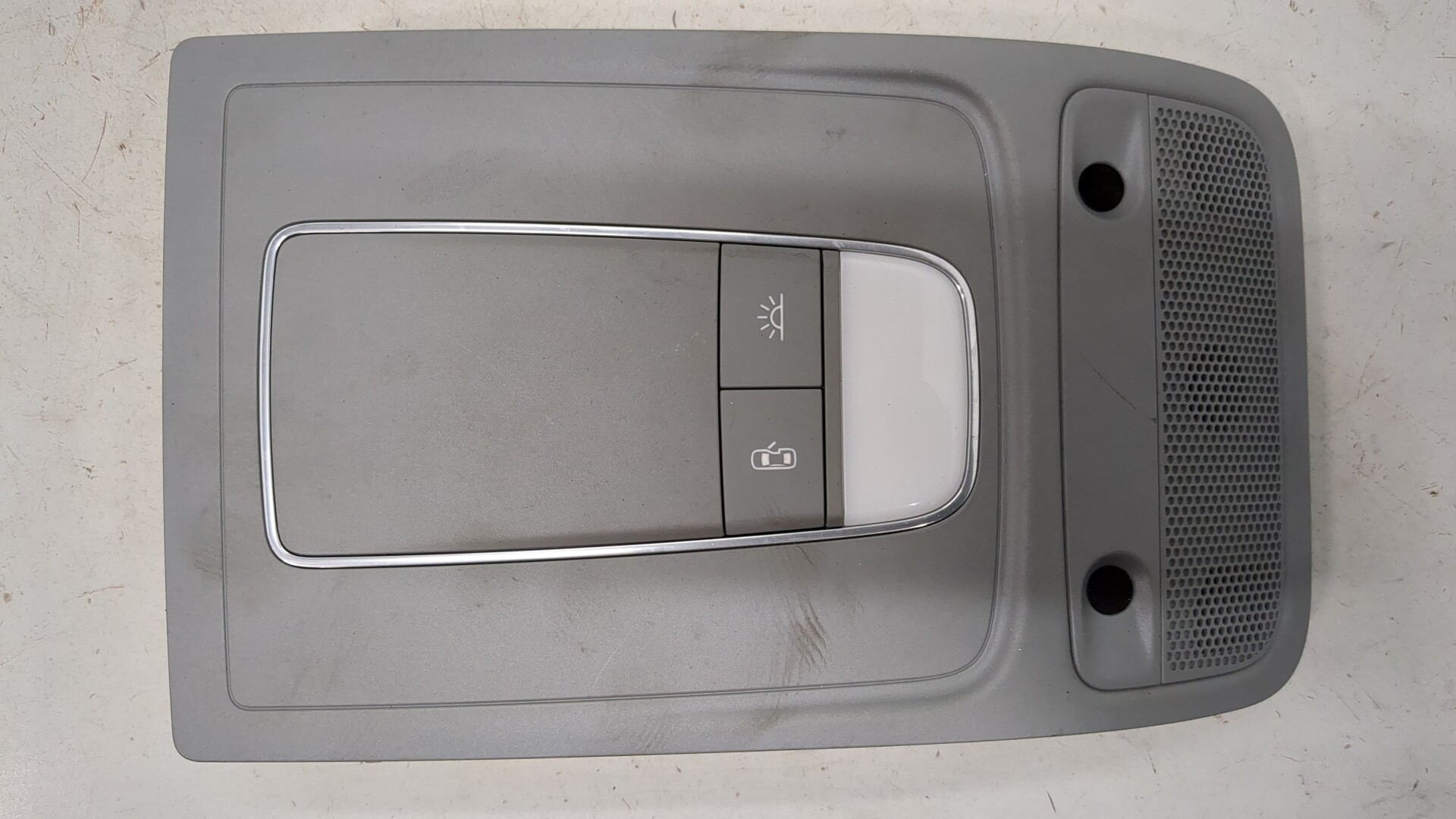 Плафон салонный