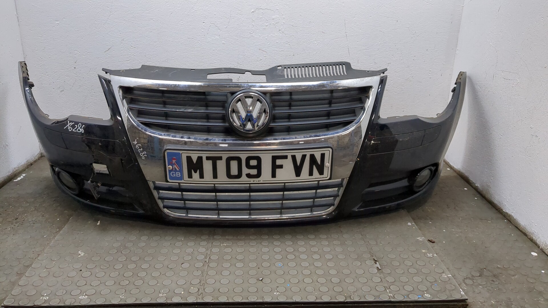 Бампер передний