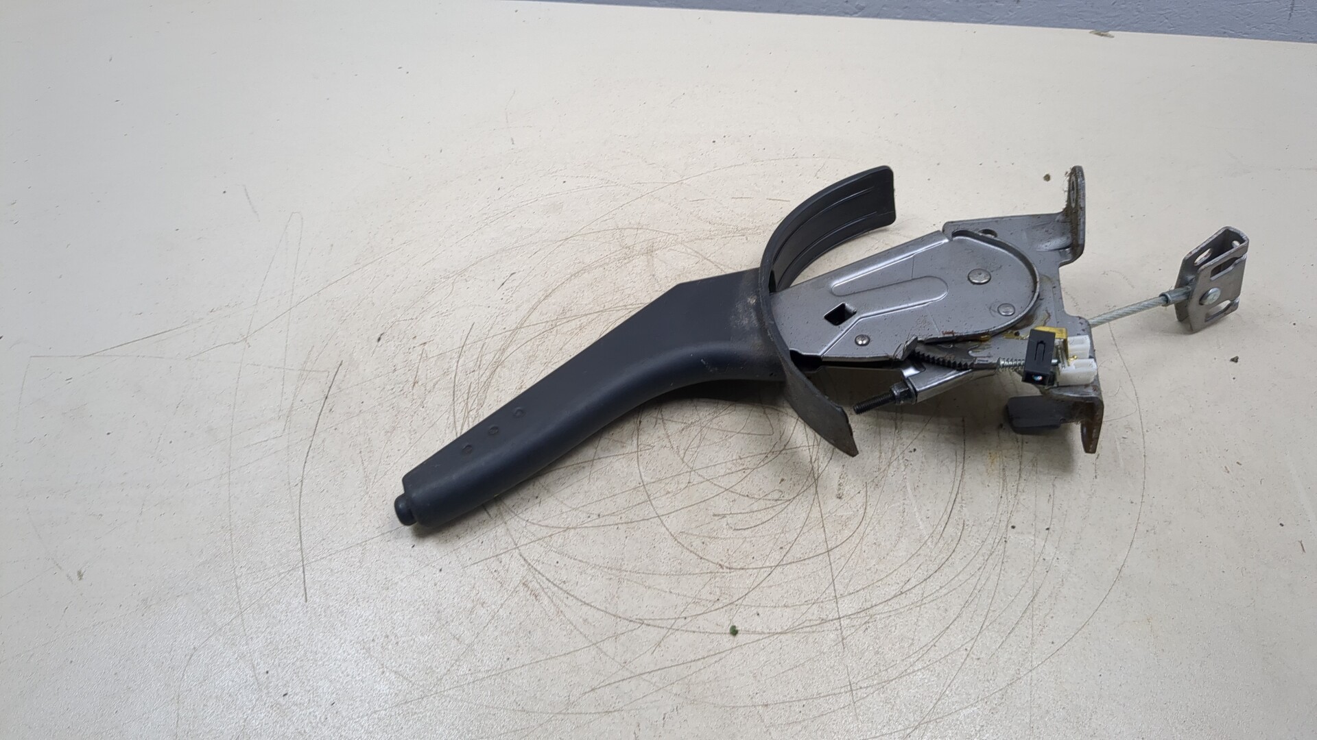 Рычаг стояночного тормоза