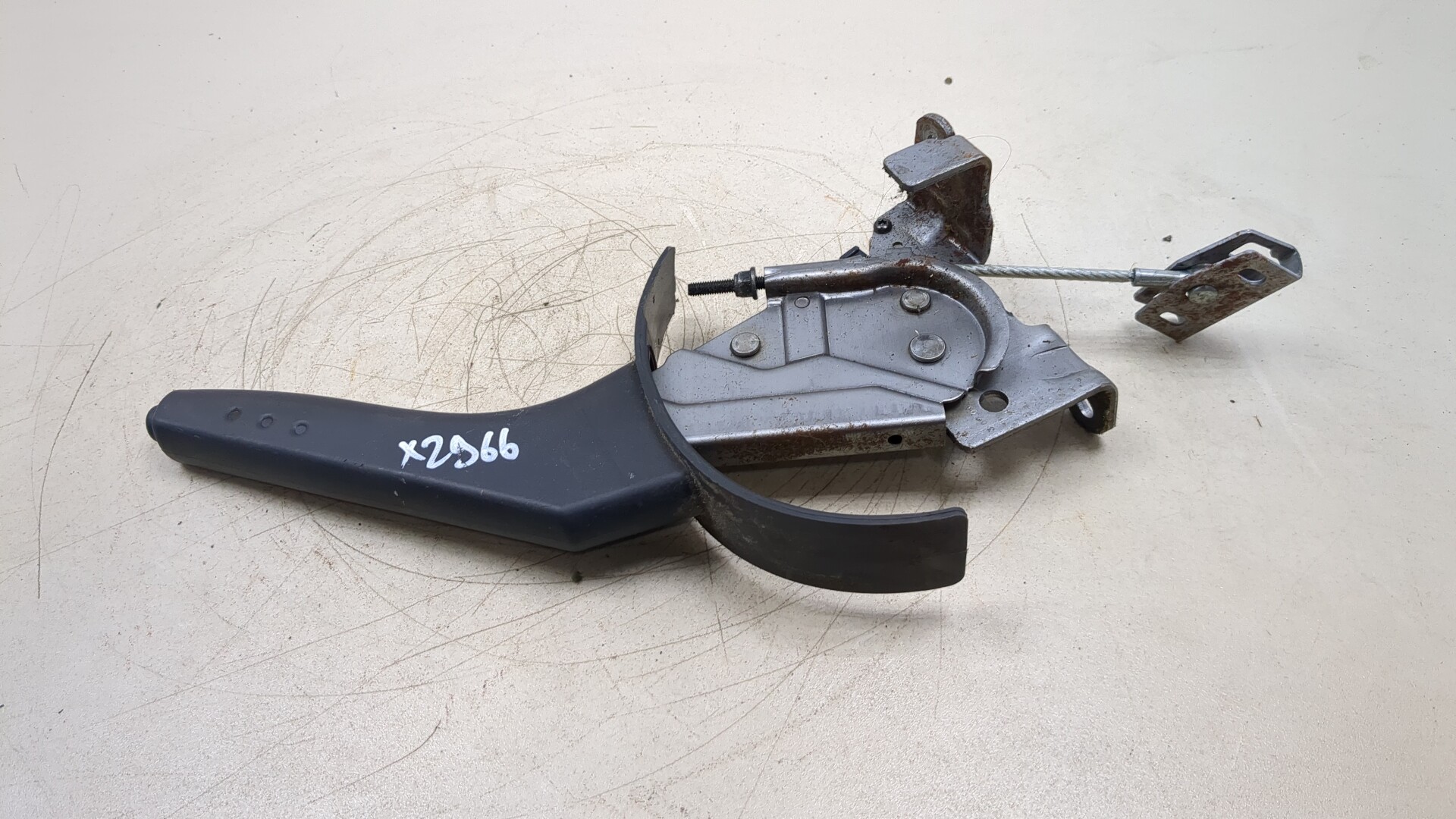 Рычаг стояночного тормоза