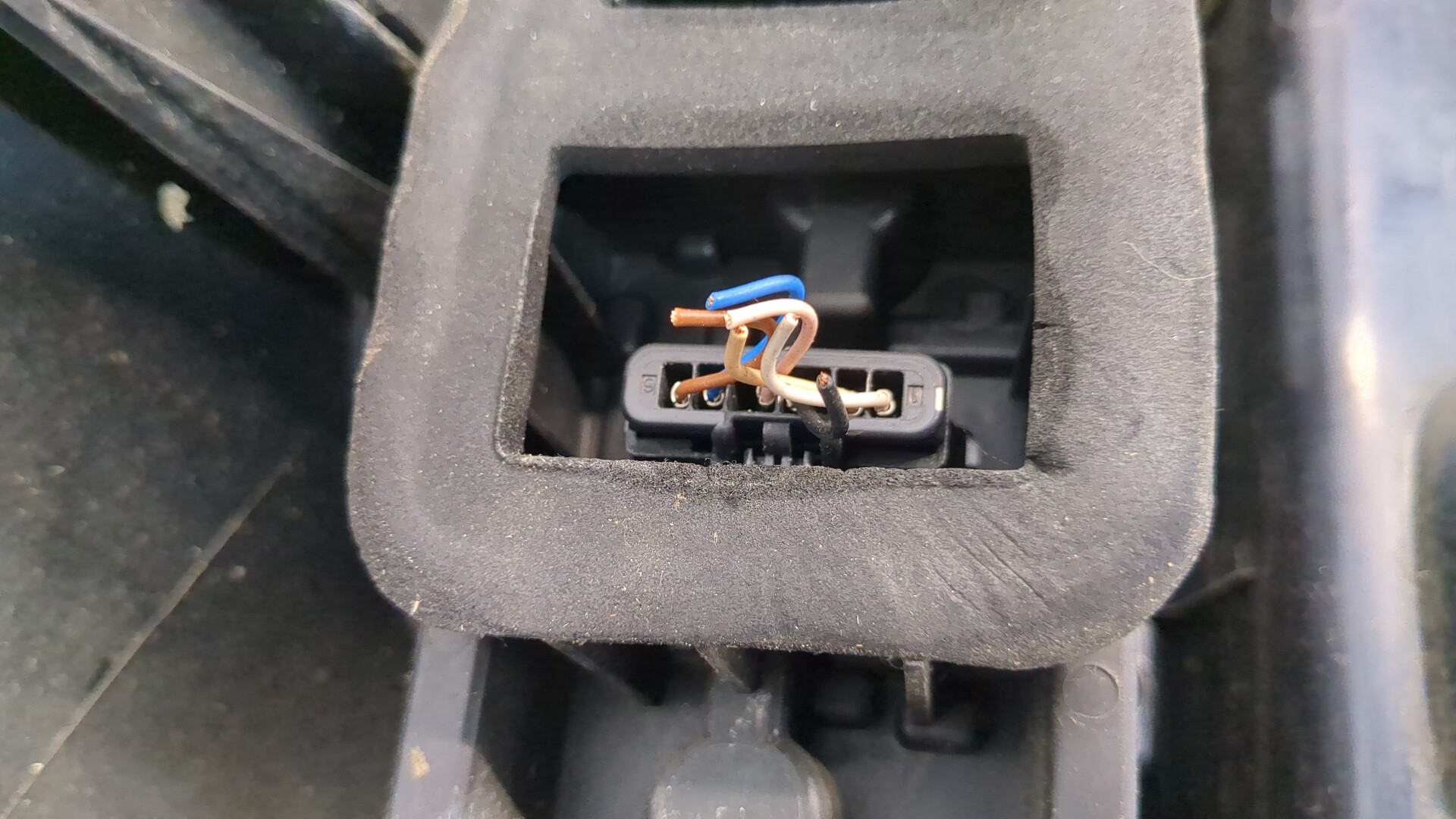 Фонарь задний правый